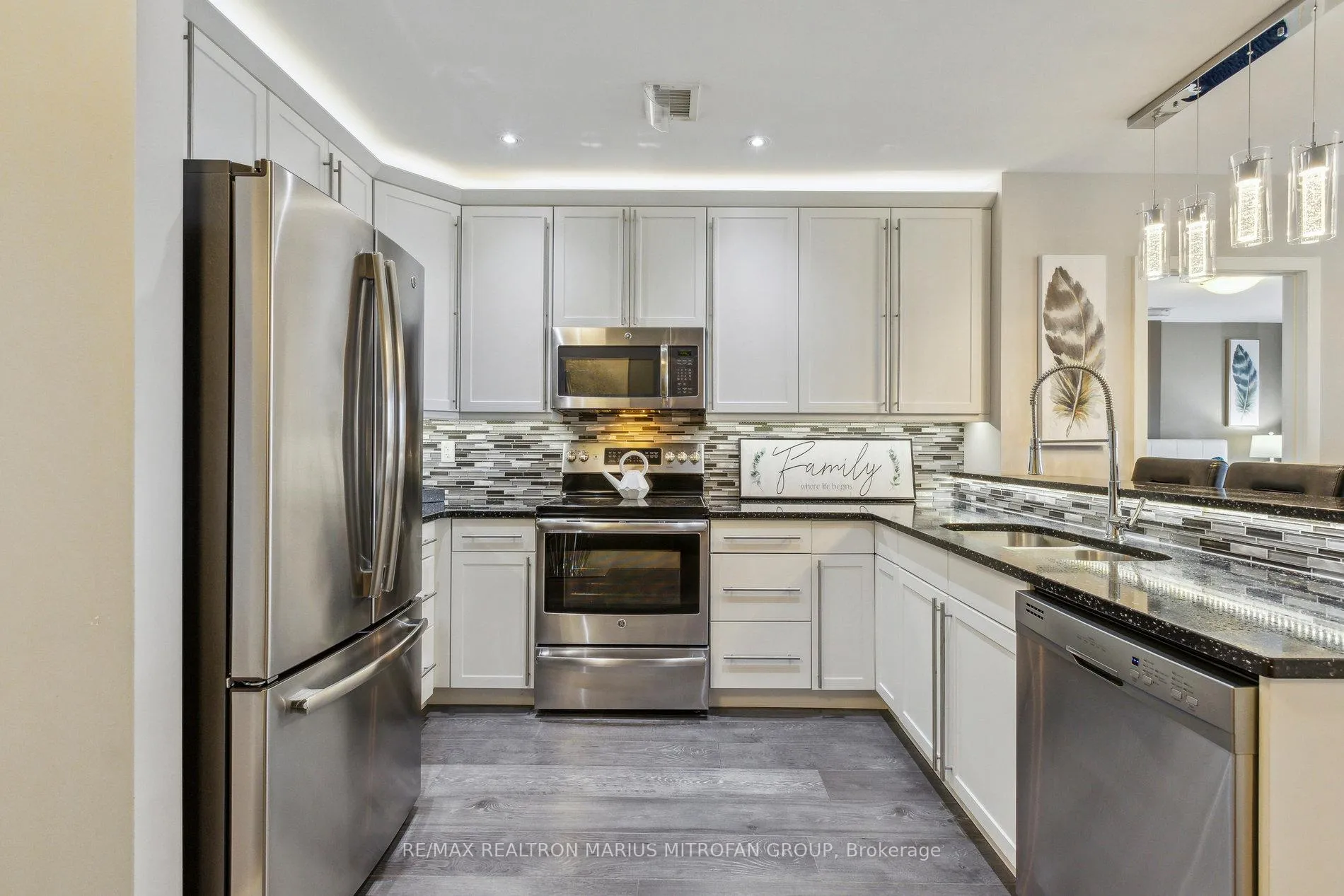 Photo 8 of Unit 613, 1 Victoria Street S, Kitchener — HOMEH