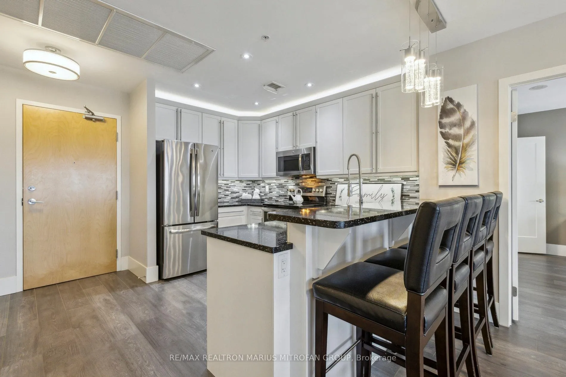 Photo 10 of Unit 613, 1 Victoria Street S, Kitchener — HOMEH