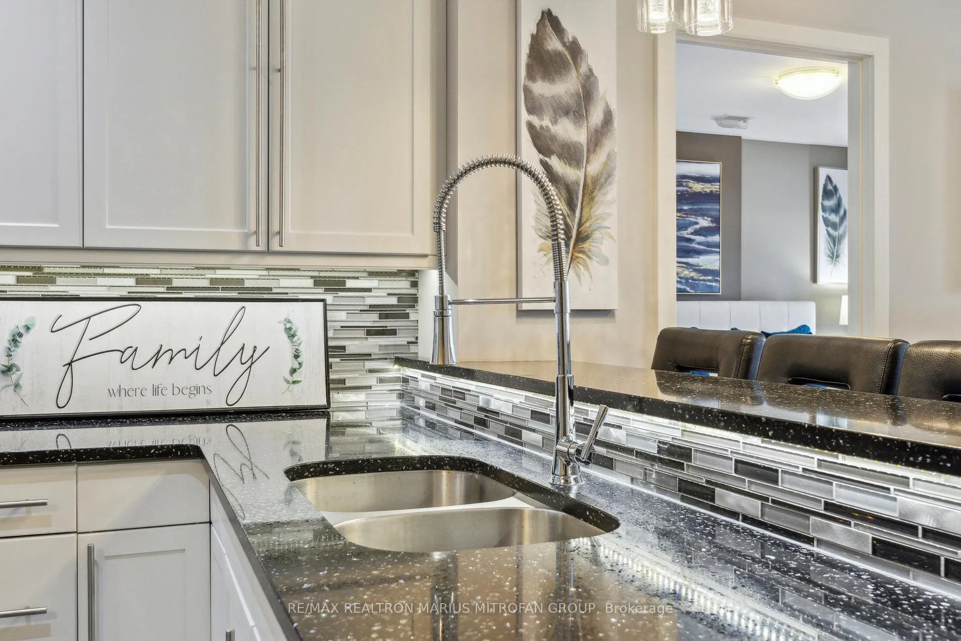 Photo 11 of Unit 613, 1 Victoria Street S, Kitchener — HOMEH