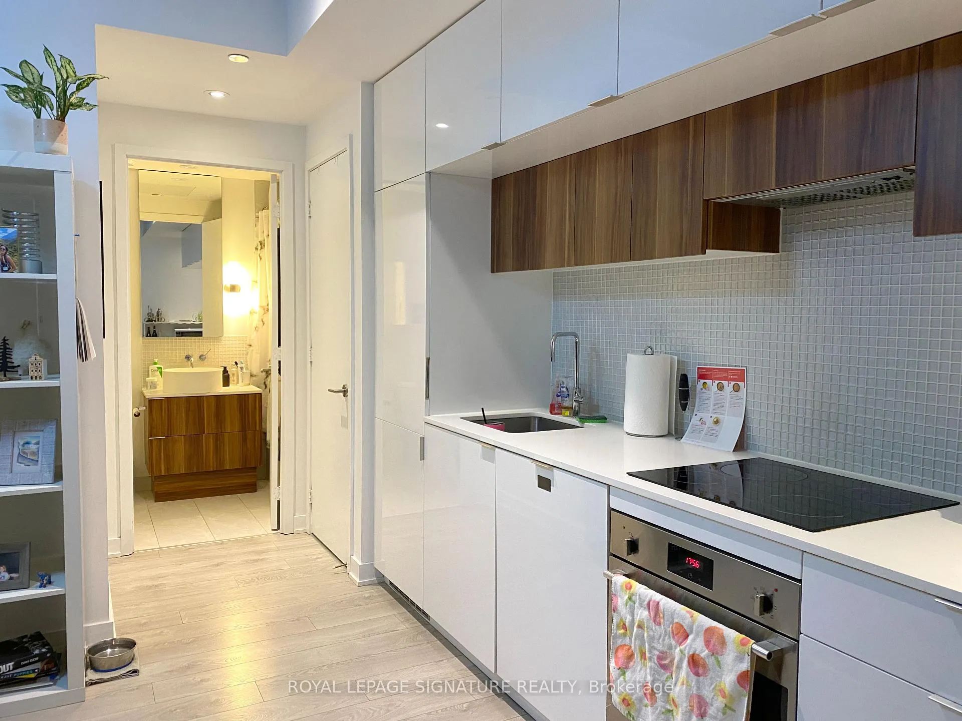 Front of Unit 201, 185 Roehampton Avenue