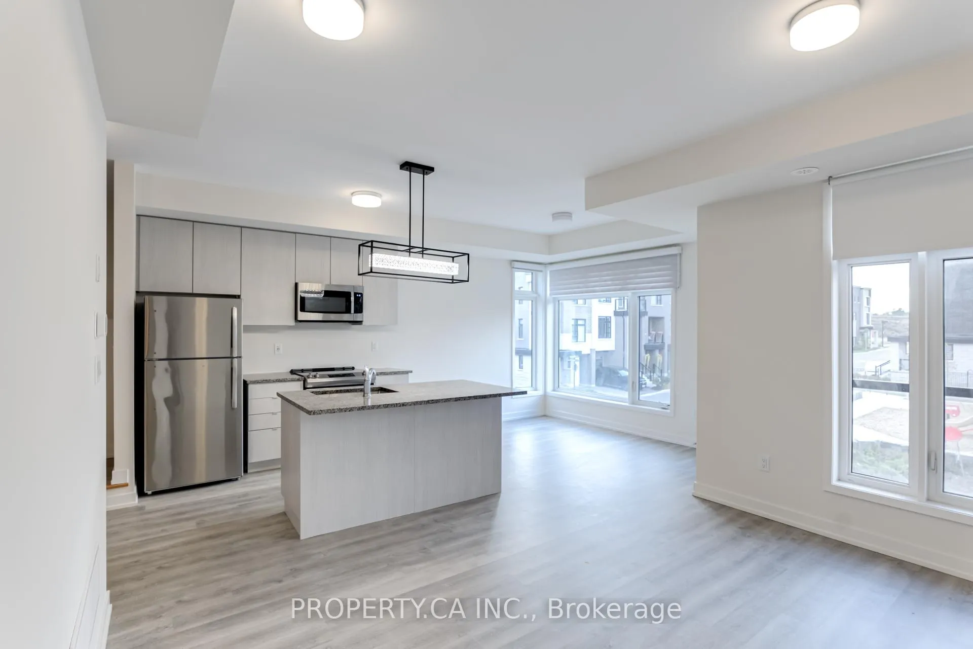 Photo 5 of Unit 304, 2550 Castlegate Crossing, Pickering, Duffin Heights — HOMEH