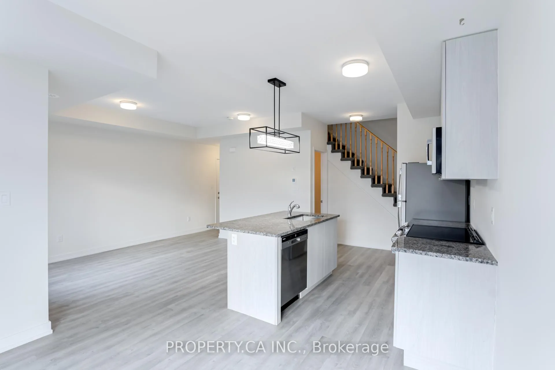Photo 8 of Unit 304, 2550 Castlegate Crossing, Pickering, Duffin Heights — HOMEH