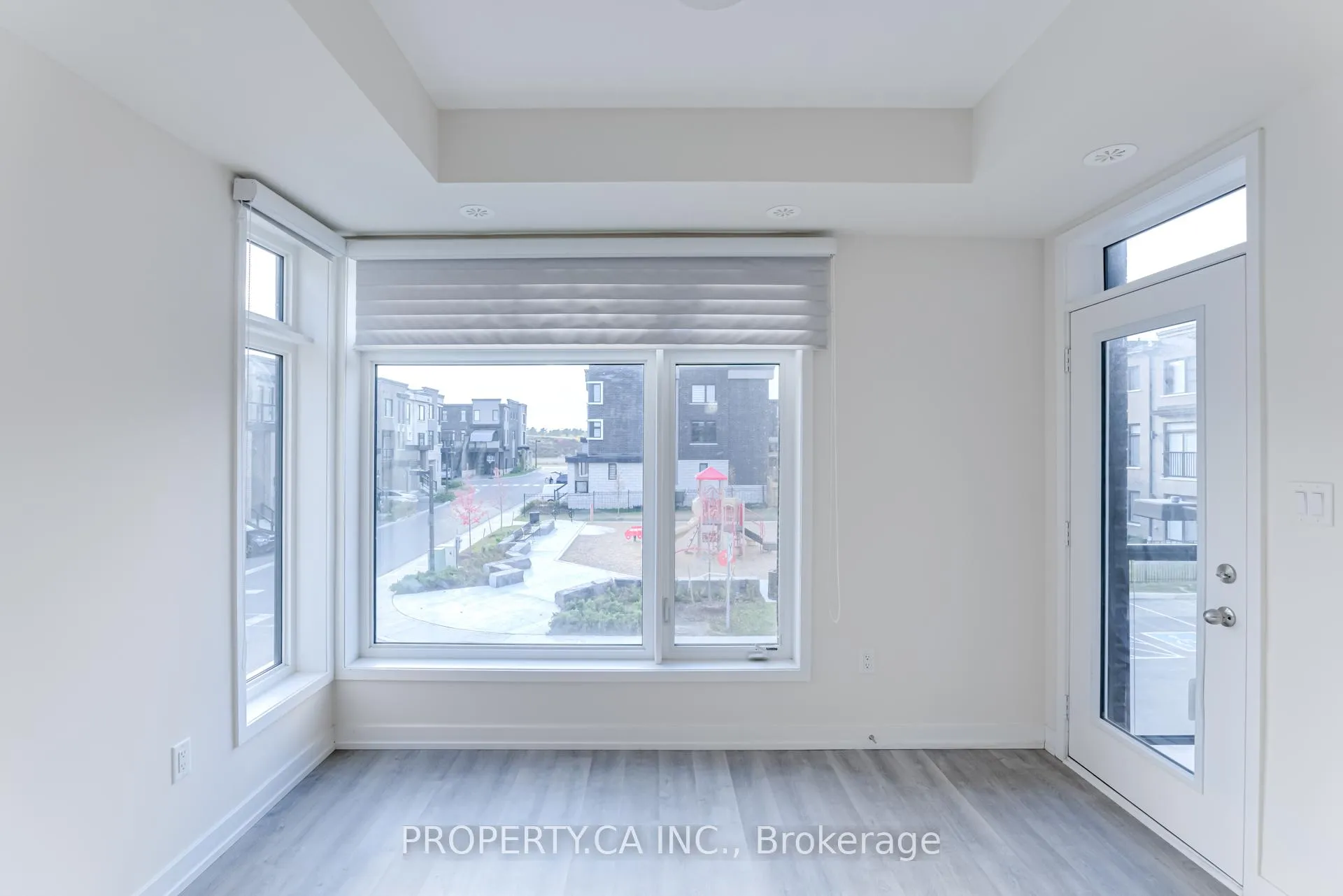 Photo 11 of Unit 304, 2550 Castlegate Crossing, Pickering, Duffin Heights — HOMEH