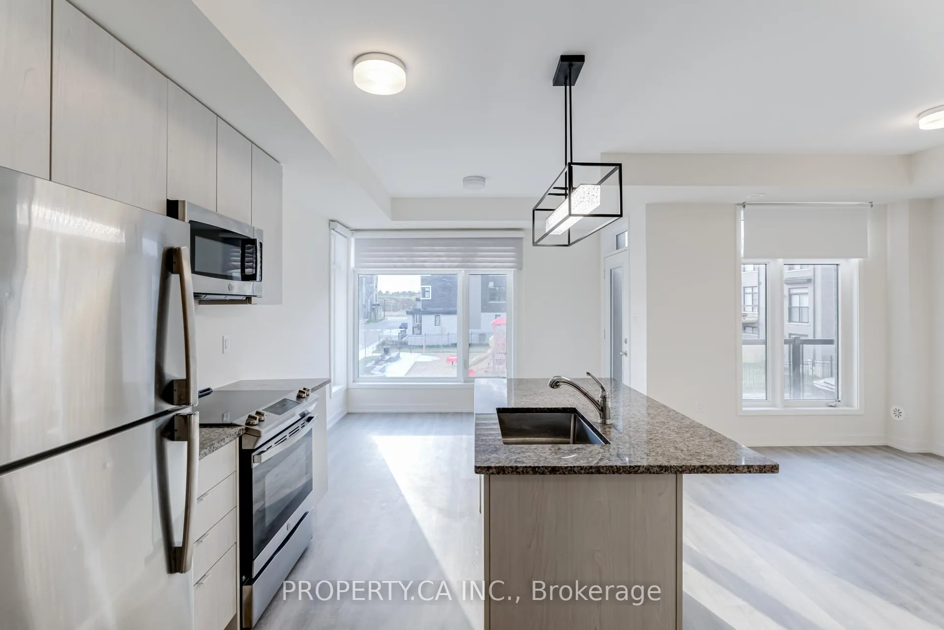 Photo 15 of Unit 304, 2550 Castlegate Crossing, Pickering, Duffin Heights — HOMEH