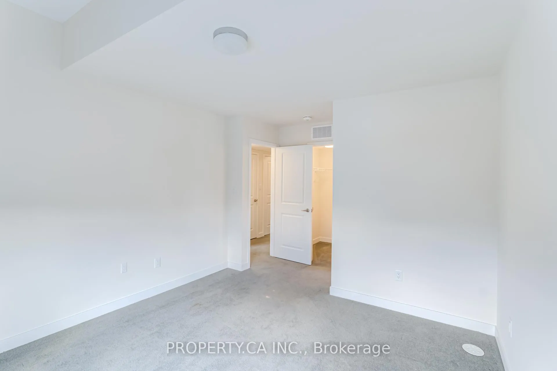 Photo 21 of Unit 304, 2550 Castlegate Crossing, Pickering, Duffin Heights — HOMEH