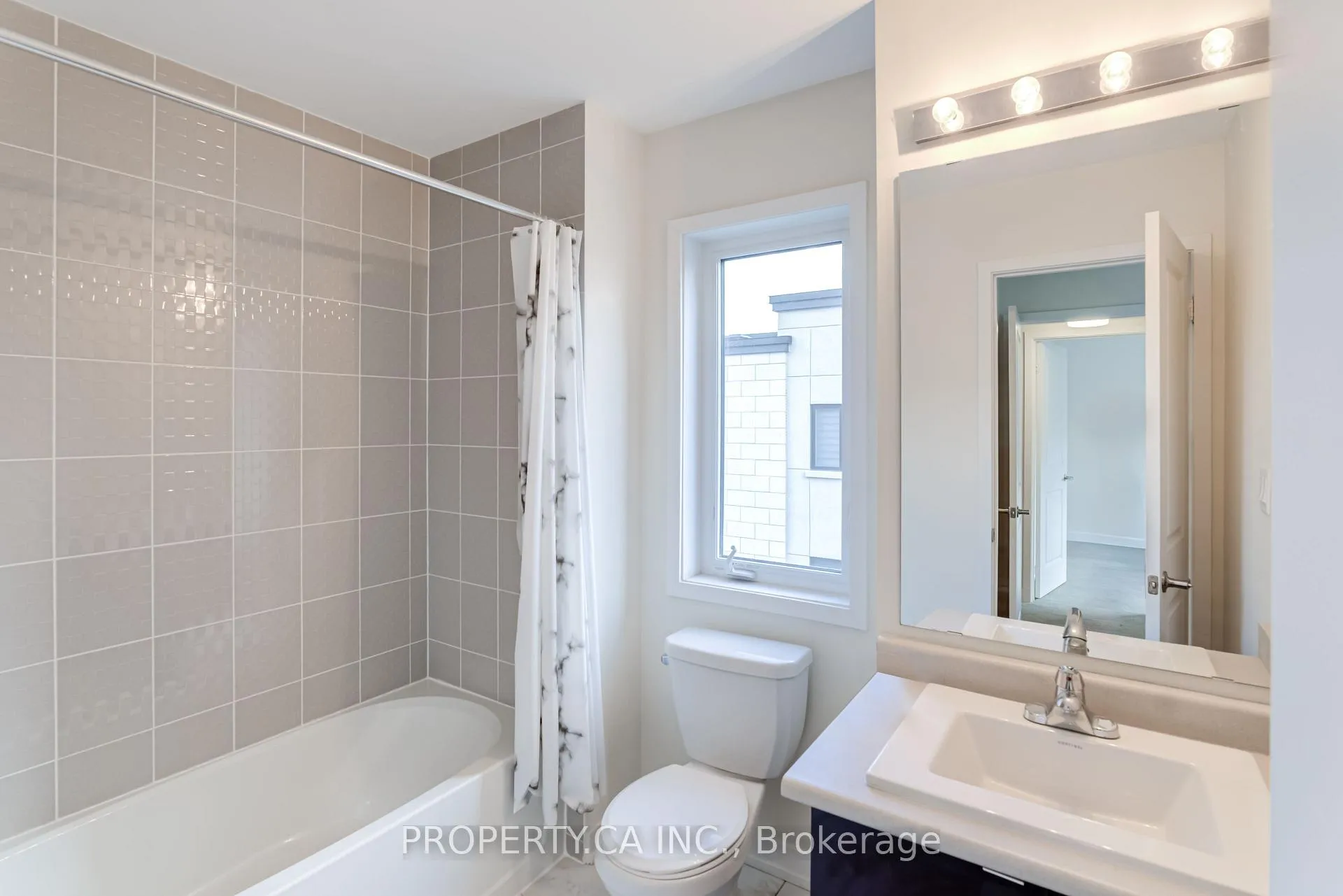 Photo 22 of Unit 304, 2550 Castlegate Crossing, Pickering, Duffin Heights — HOMEH