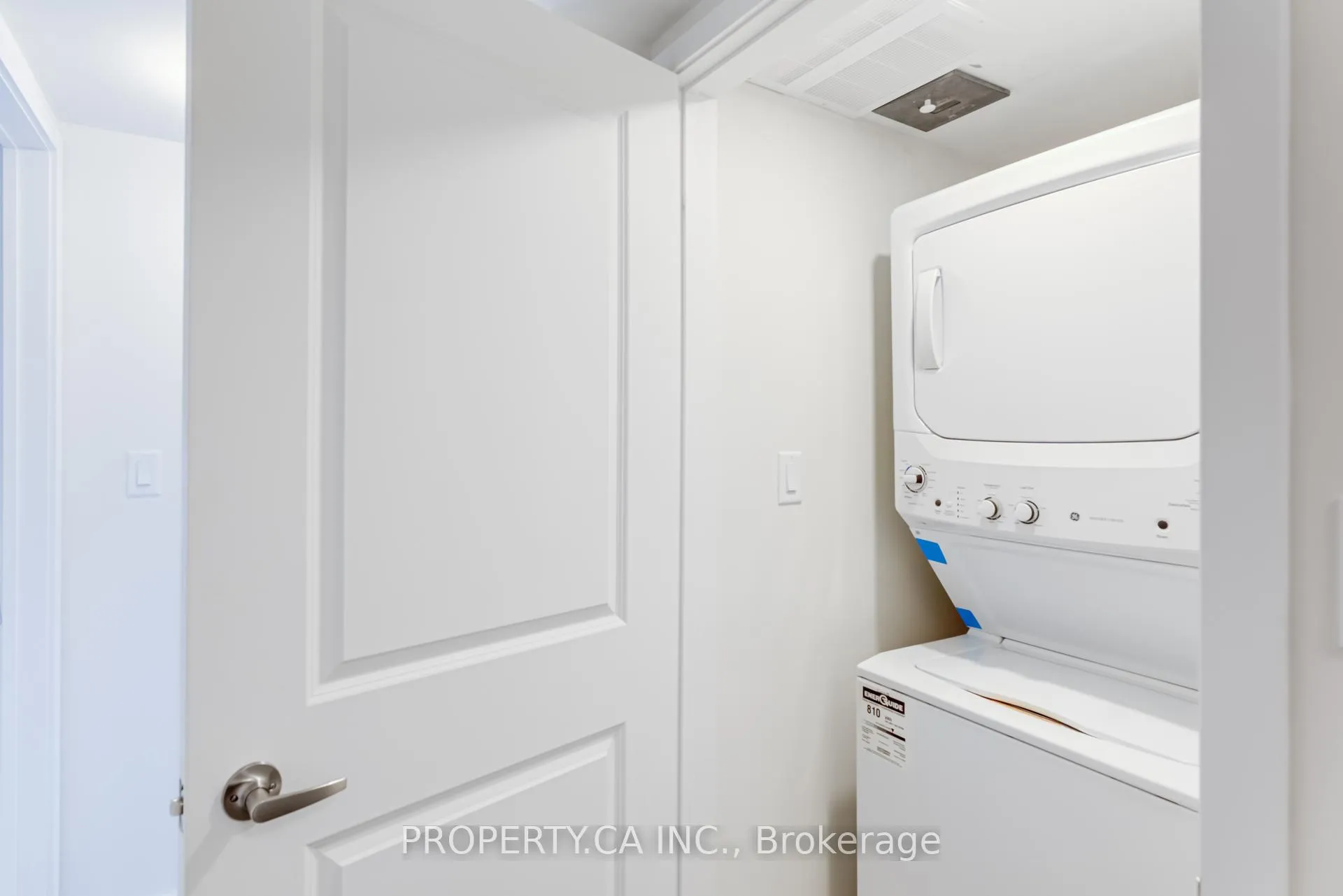 Photo 27 of Unit 304, 2550 Castlegate Crossing, Pickering, Duffin Heights — HOMEH