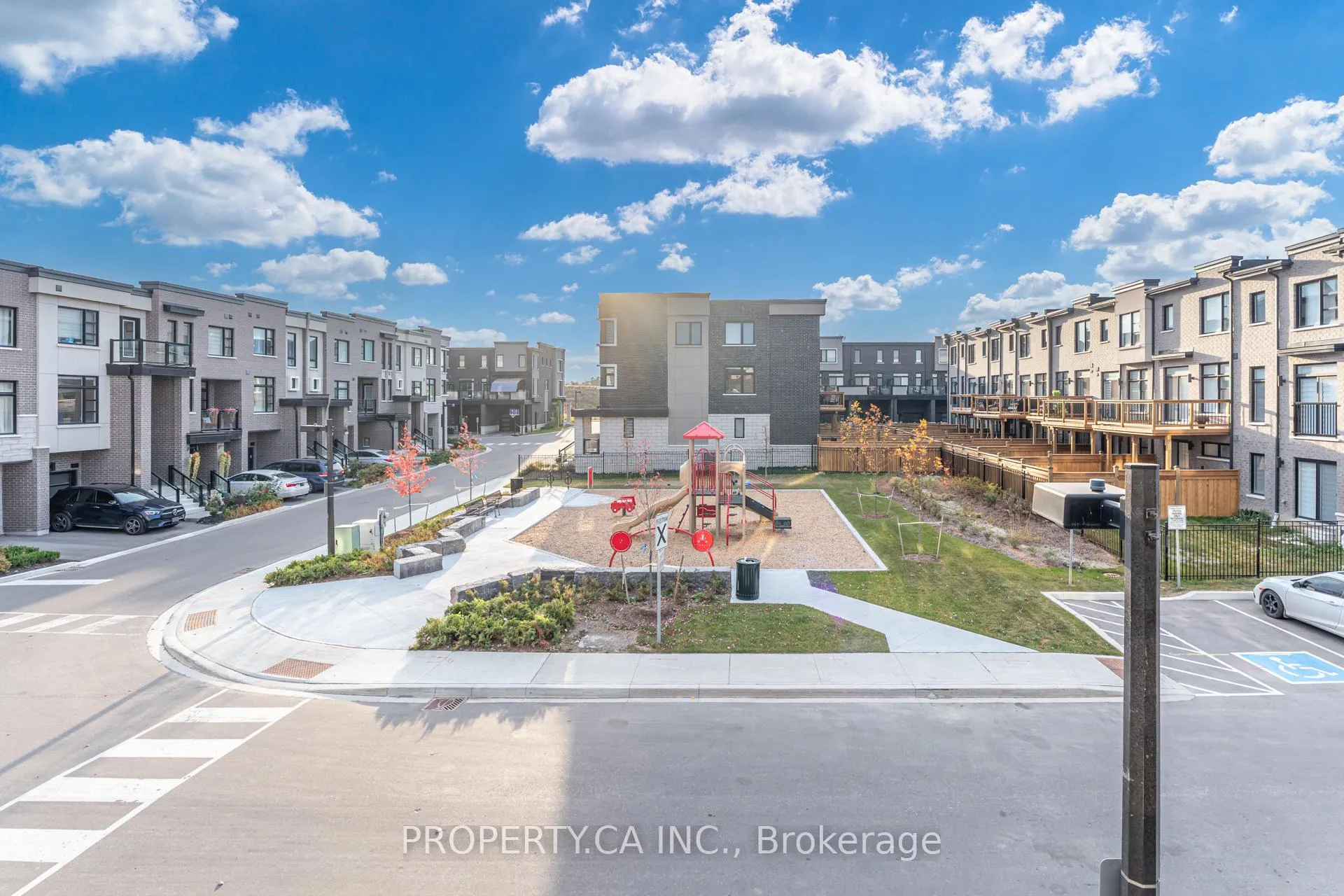Photo 29 of Unit 304, 2550 Castlegate Crossing, Pickering, Duffin Heights — HOMEH
