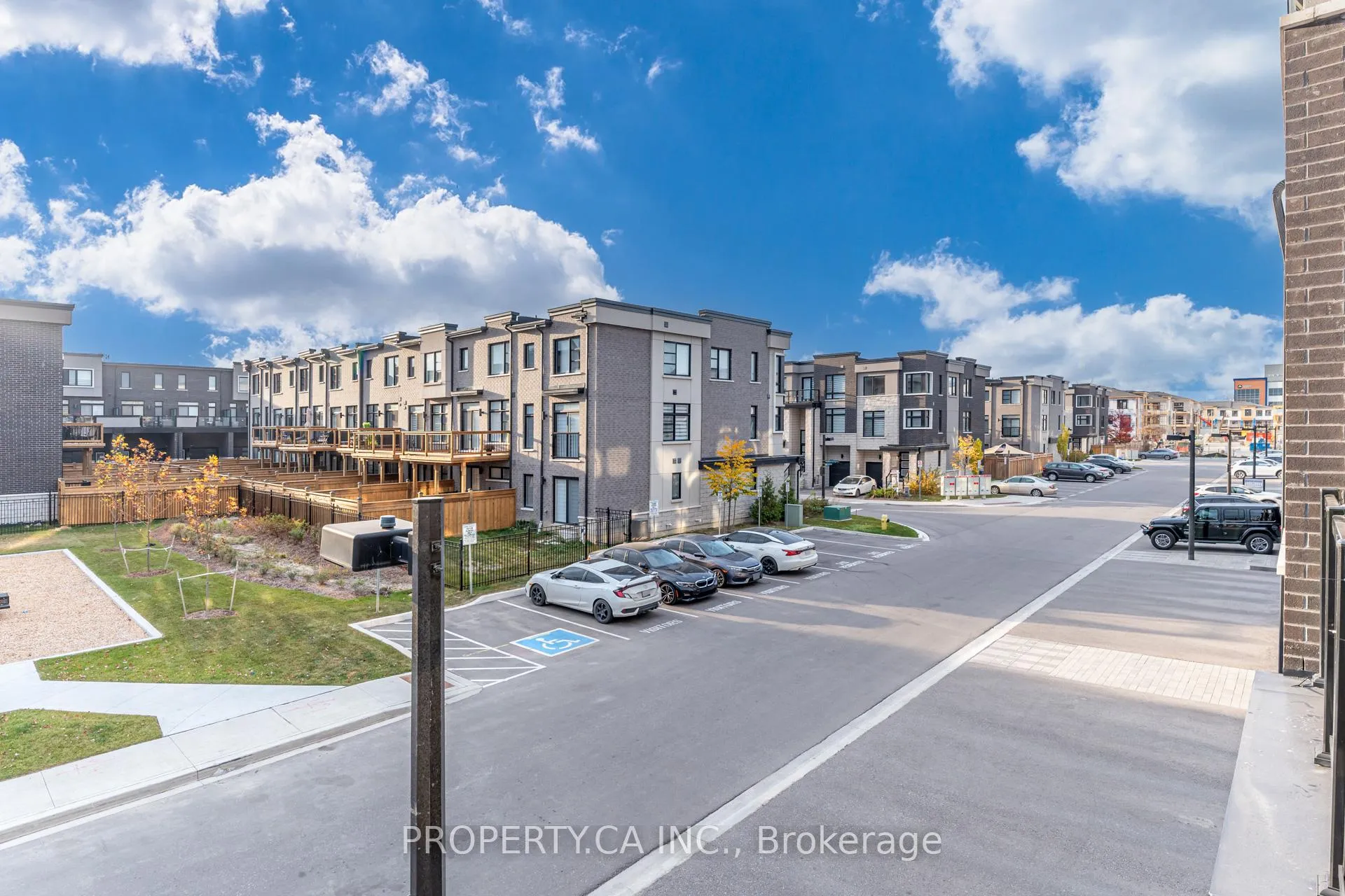 Photo 31 of Unit 304, 2550 Castlegate Crossing, Pickering, Duffin Heights — HOMEH