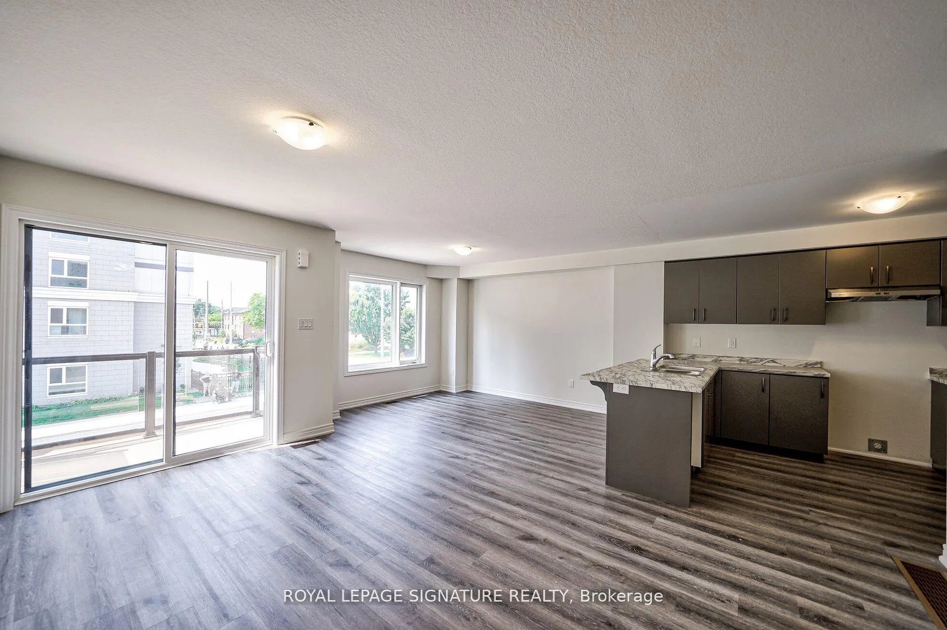 Photo 5 of Unit 125, 5 Roxanne Drive, Hamilton, McQuesten — HOMEH