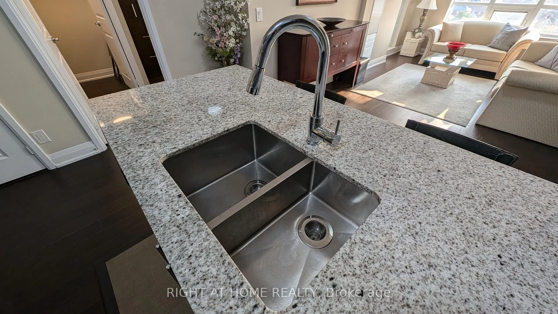 Photo 13 of Unit 1116, 9582 Markham Road, Markham, Wismer — HOMEH