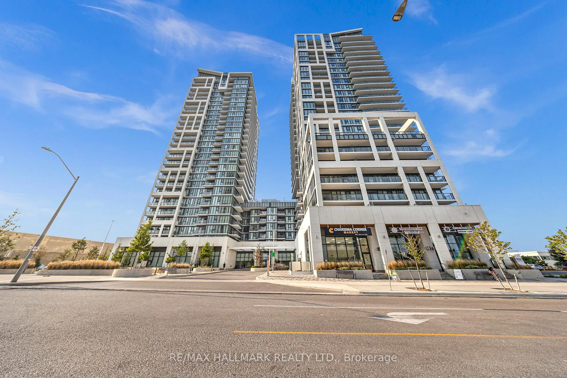 Photo 2 of Unit 427, 9000 Jane Street, Vaughan, Vellore Village — HOMEH