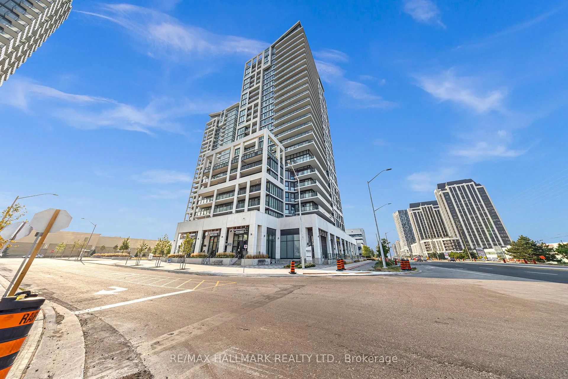 Photo 4 of Unit 427, 9000 Jane Street, Vaughan, Vellore Village — HOMEH