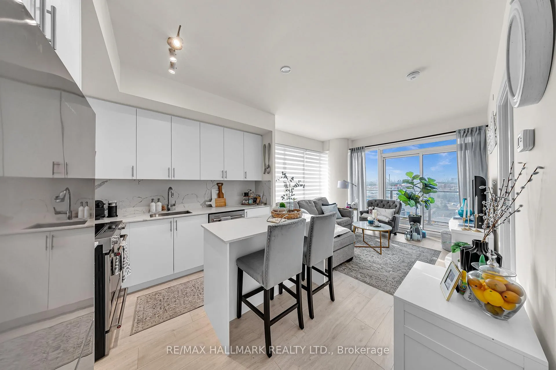 Photo 10 of Unit 427, 9000 Jane Street, Vaughan, Vellore Village — HOMEH