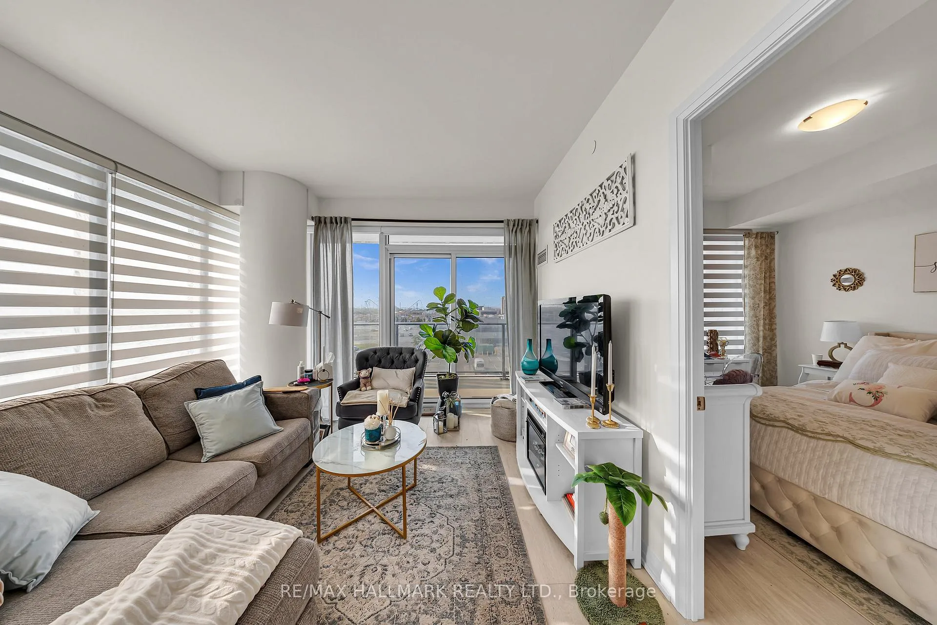 Photo 12 of Unit 427, 9000 Jane Street, Vaughan, Vellore Village — HOMEH