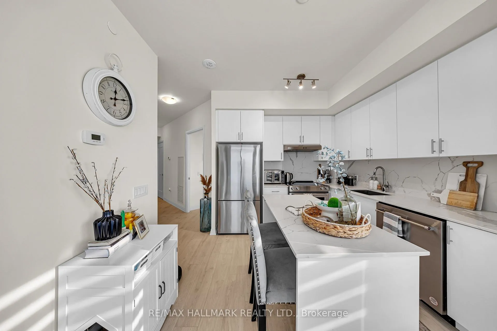 Photo 13 of Unit 427, 9000 Jane Street, Vaughan, Vellore Village — HOMEH