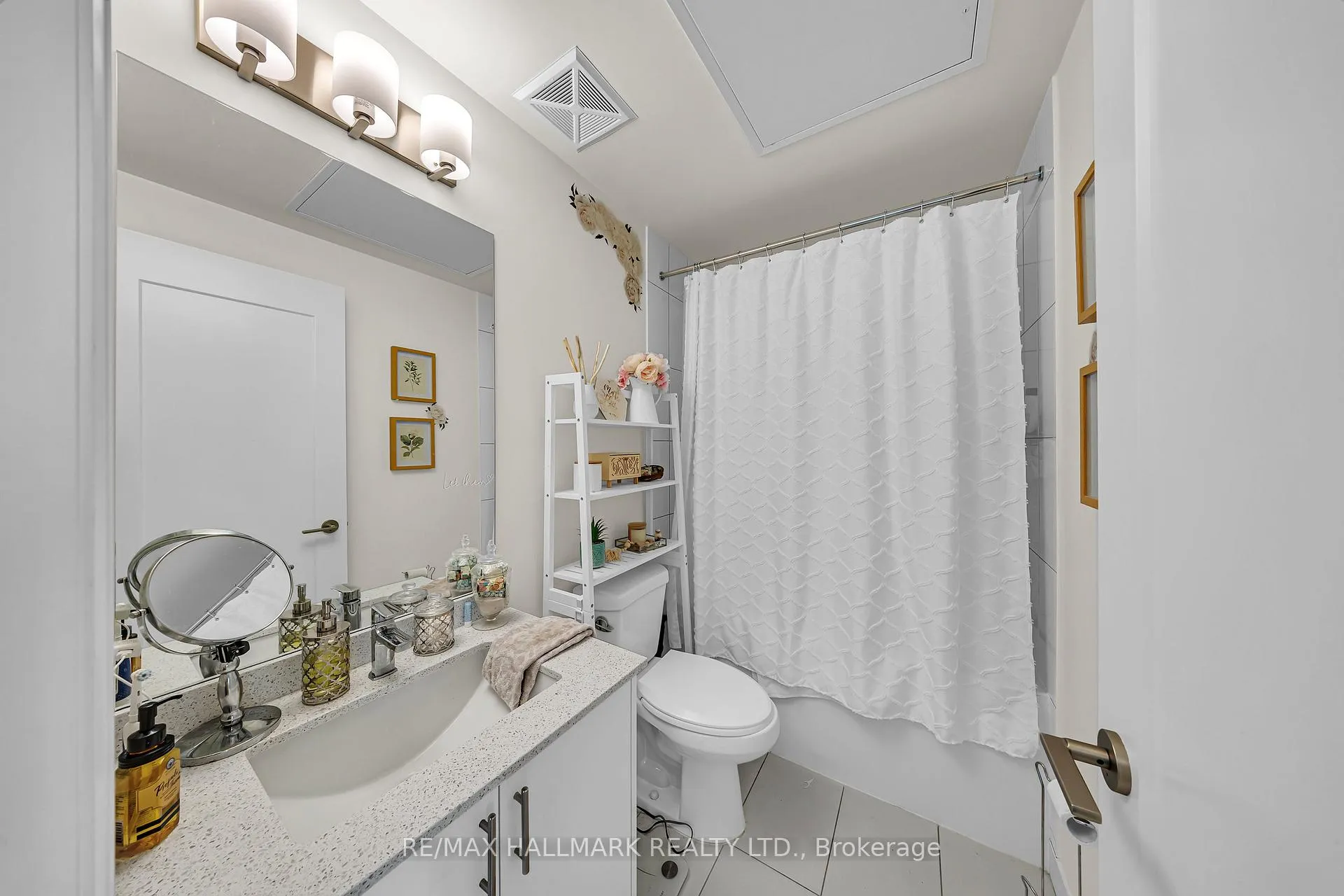 Photo 24 of Unit 427, 9000 Jane Street, Vaughan, Vellore Village — HOMEH