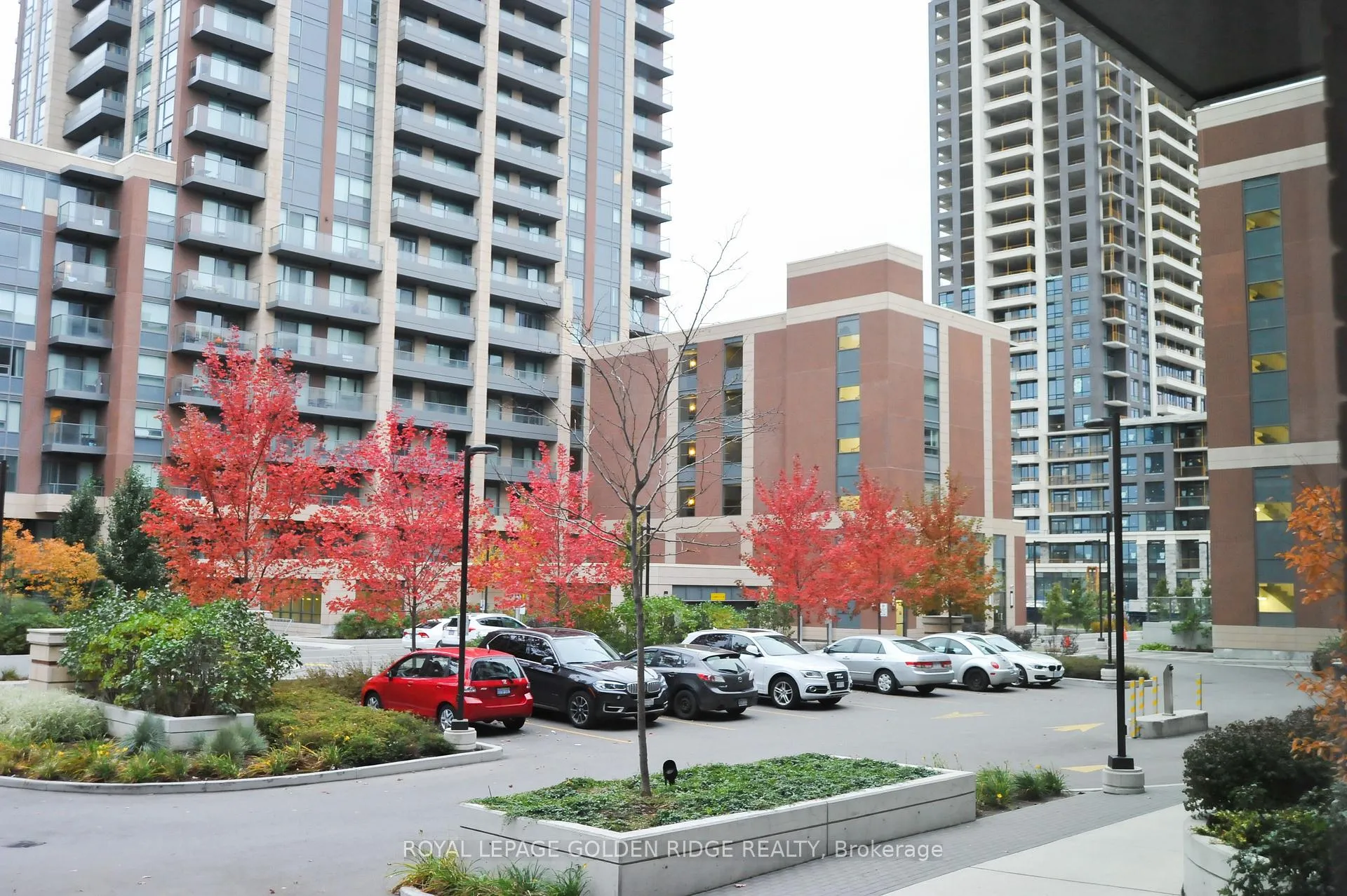 Photo 5 of Unit 118, 28 Uptown Drive, Markham, Unionville — HOMEH