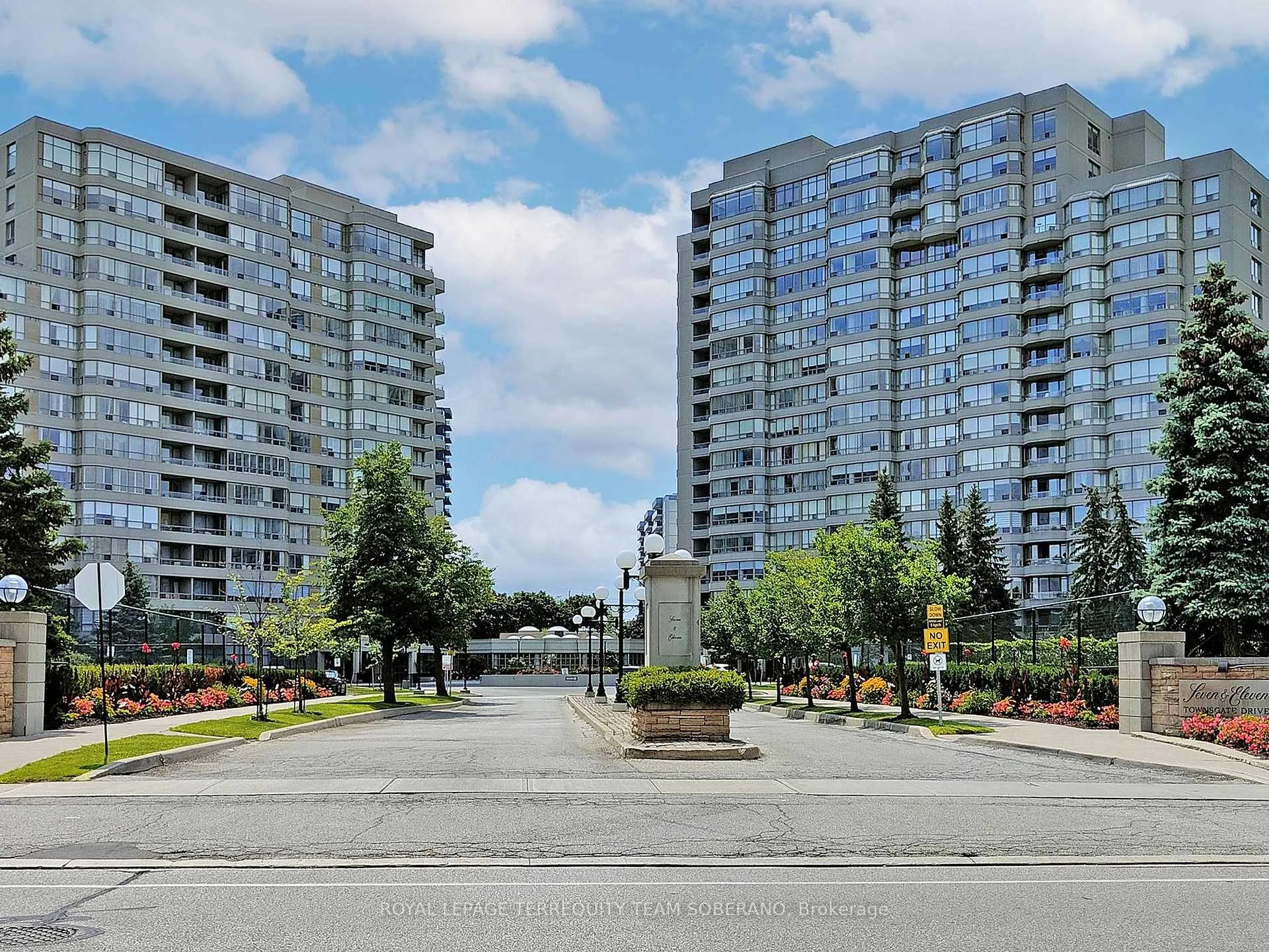 Photo 1 of Unit 312, 7 Townsgate Drive, Vaughan, Crestwood-Springfarm-Yorkhill — HOMEH