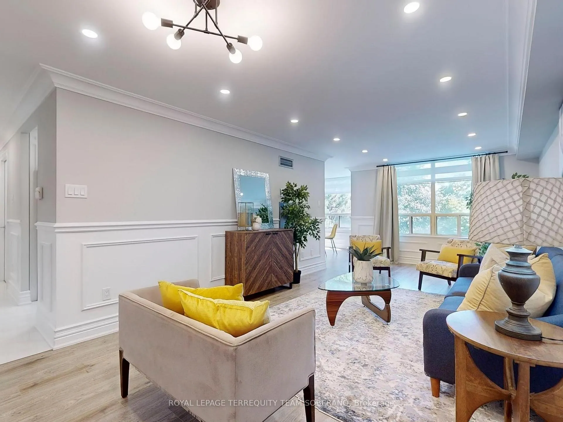 Photo 15 of Unit 312, 7 Townsgate Drive, Vaughan, Crestwood-Springfarm-Yorkhill — HOMEH