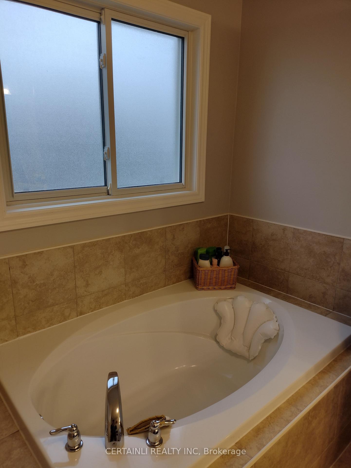 Photo 19 of 172 Osborn Avenue N, Brant, Brantford Twp — HOMEH