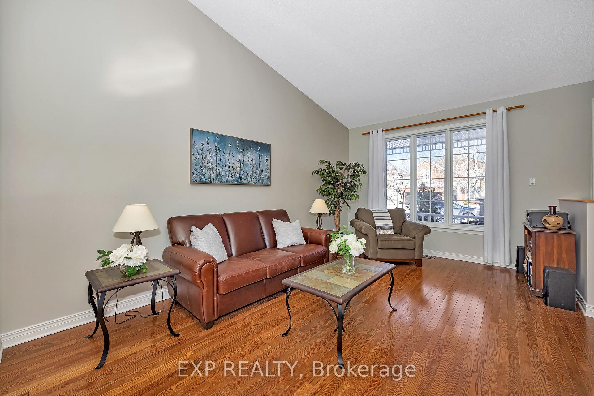Photo 5 of 3748 Twin Falls Place, Ottawa, Riverside South/Gloucester Glen — HOMEH