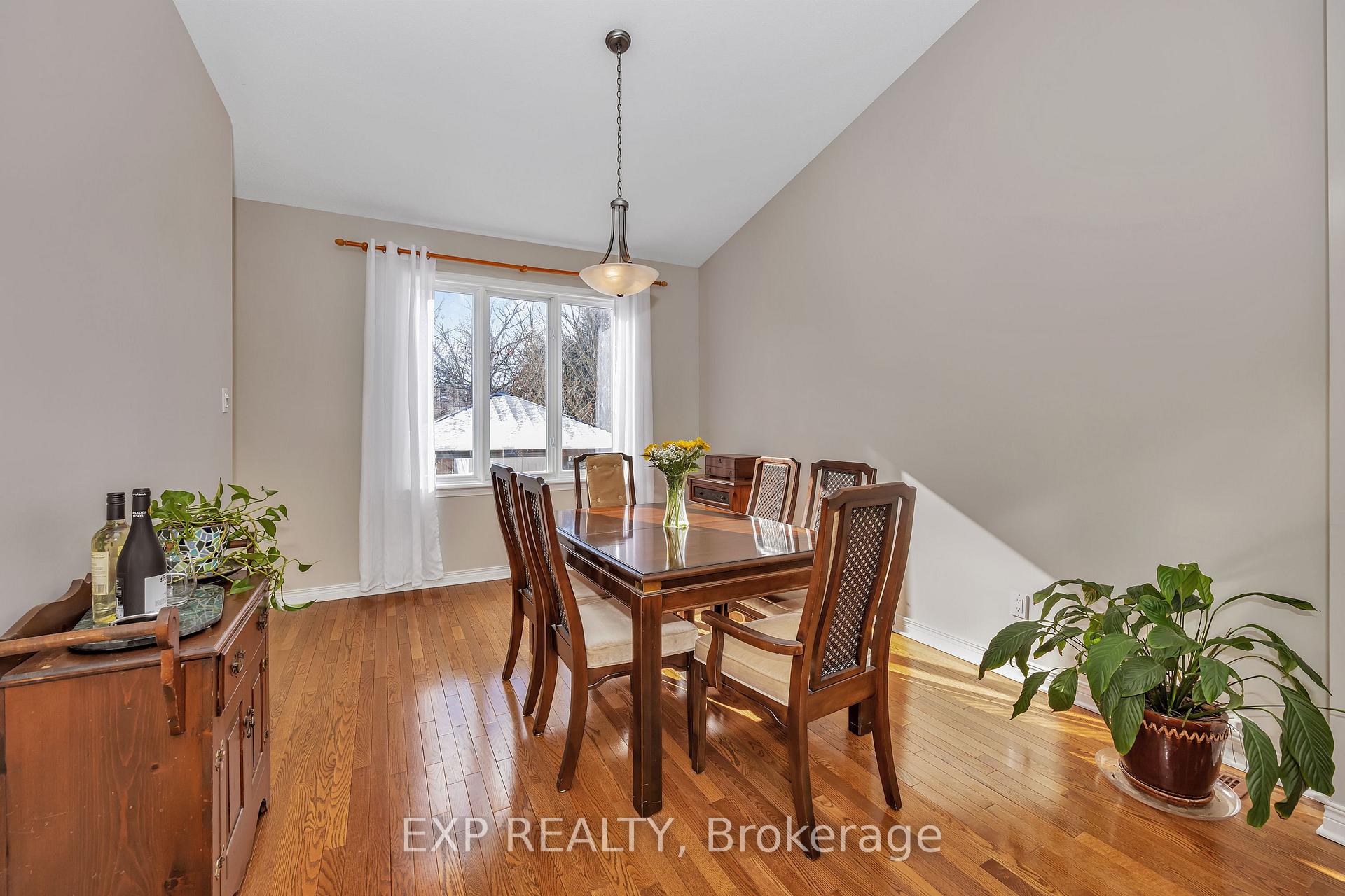 Photo 6 of 3748 Twin Falls Place, Ottawa, Riverside South/Gloucester Glen — HOMEH