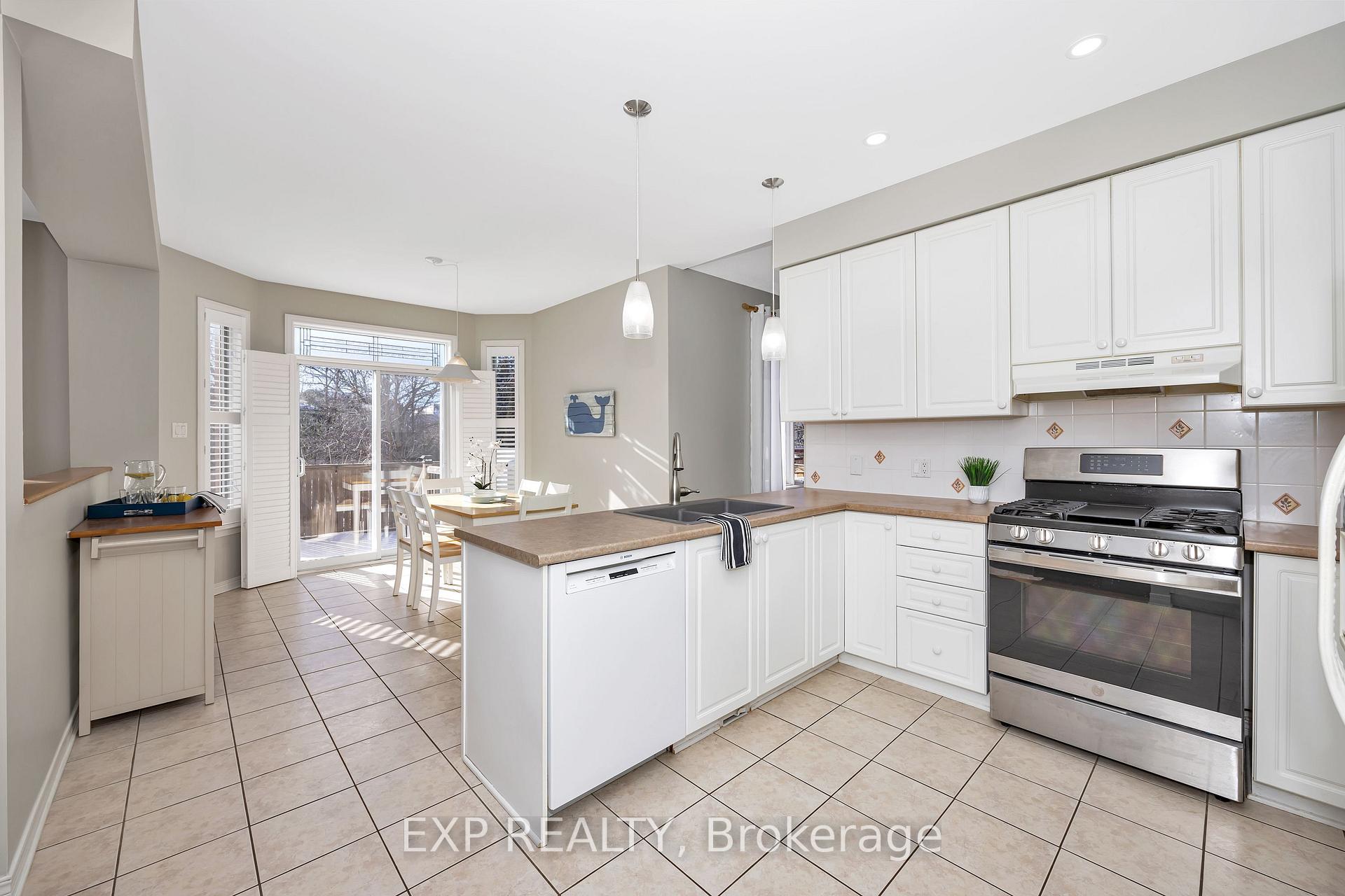 Photo 8 of 3748 Twin Falls Place, Ottawa, Riverside South/Gloucester Glen — HOMEH