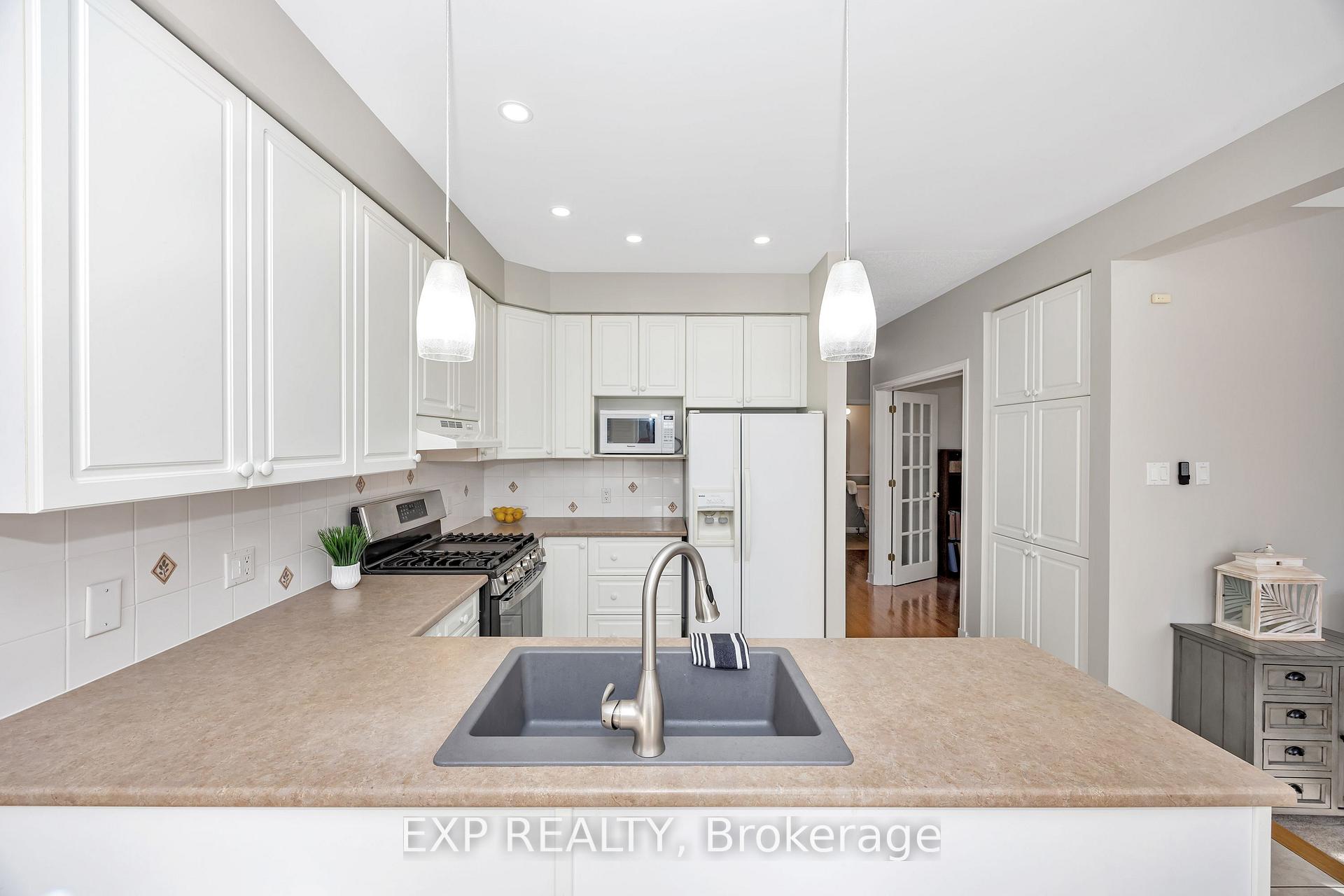 Photo 9 of 3748 Twin Falls Place, Ottawa, Riverside South/Gloucester Glen — HOMEH
