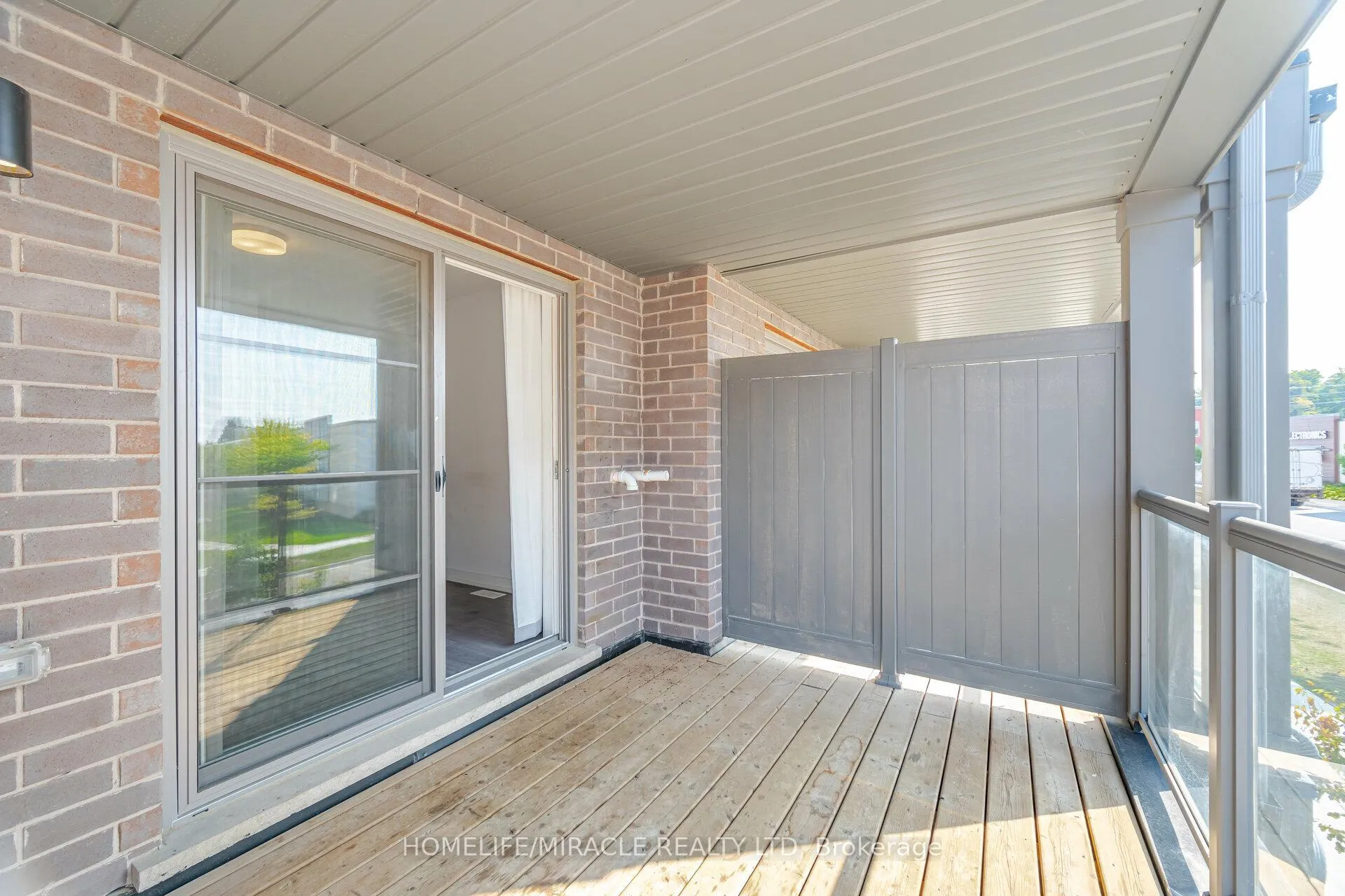 Photo 14 of 229 West oak Trail, Kitchener — HOMEH