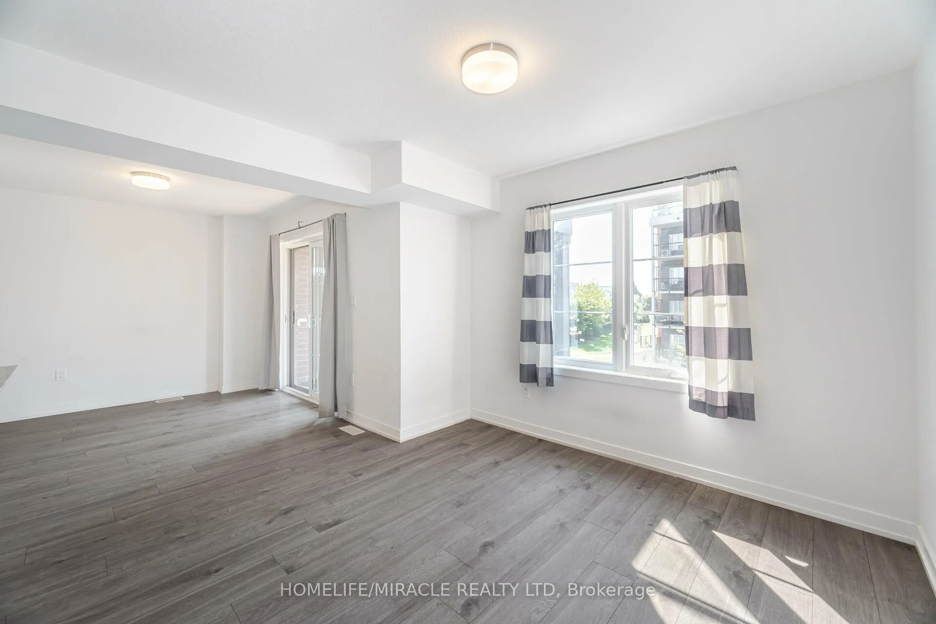 Photo 17 of 229 West oak Trail, Kitchener — HOMEH
