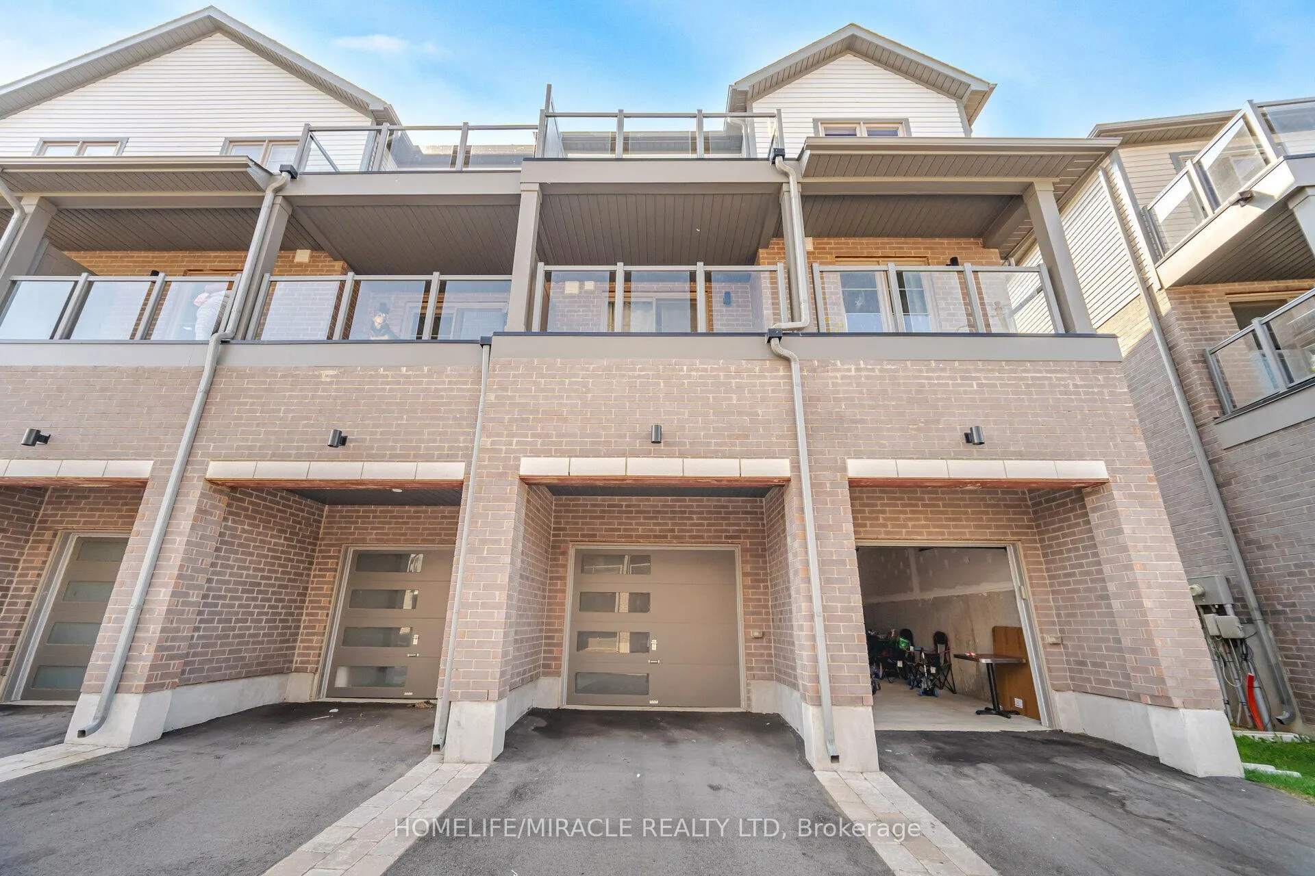 Photo 36 of 229 West oak Trail, Kitchener — HOMEH