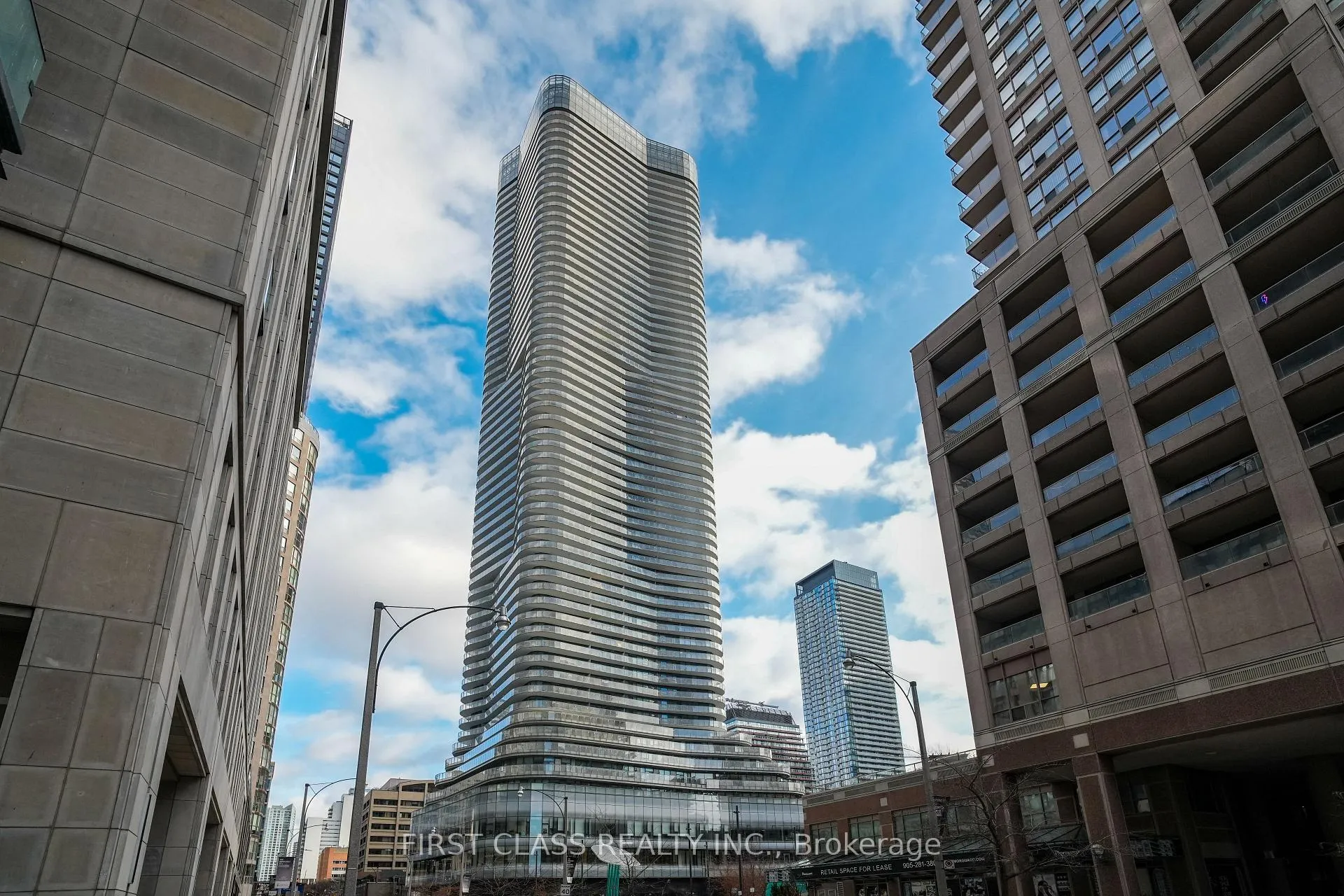Front of Unit 1402, 11 Wellesley Street W