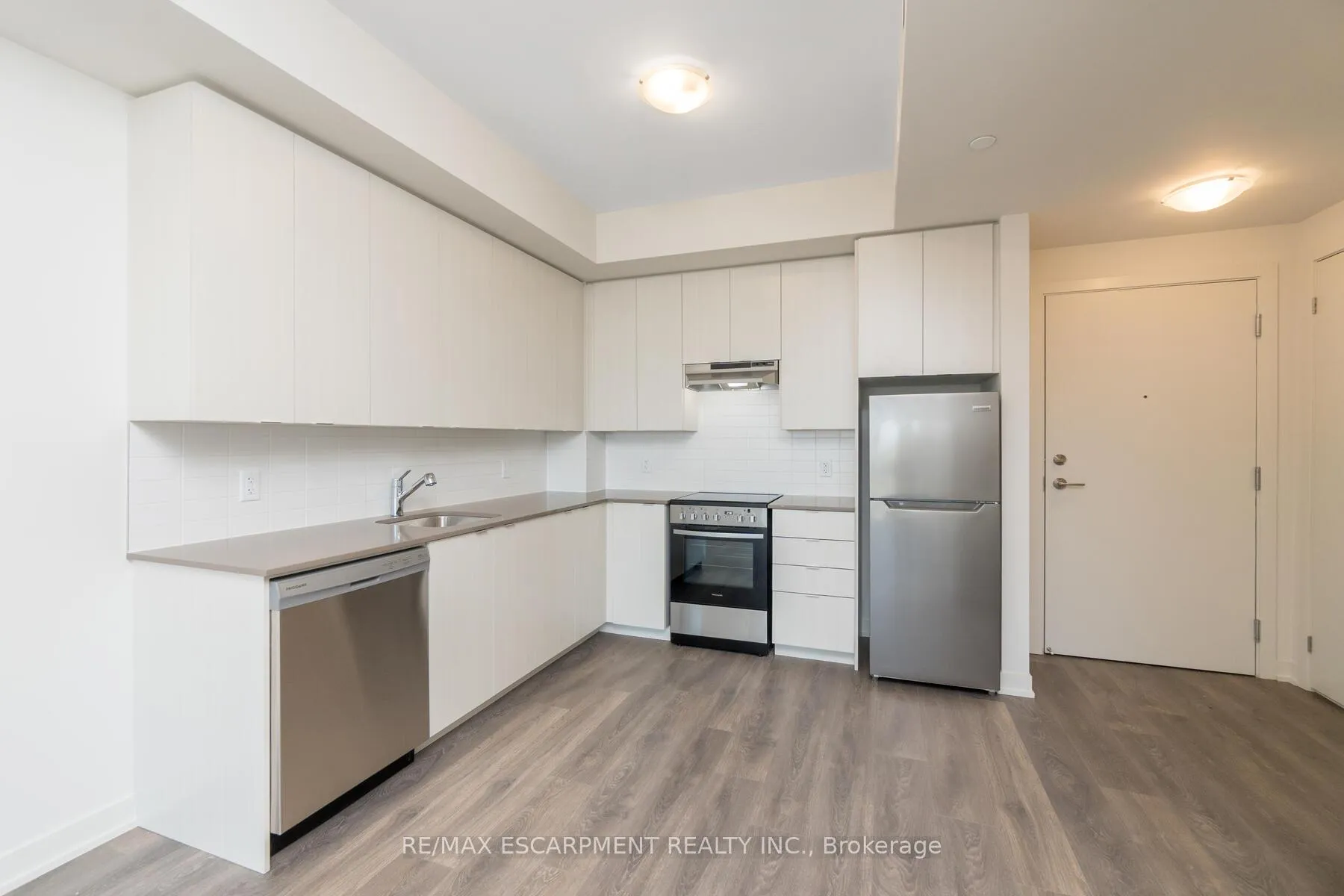 Photo 3 of Unit 210, 62 Sky Harbour Drive, Brampton, Bram West — HOMEH