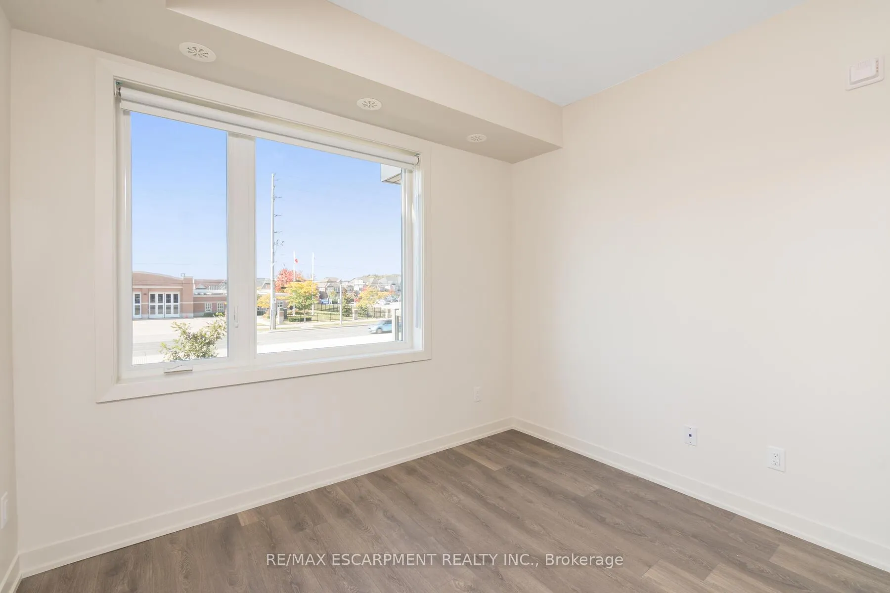 Photo 11 of Unit 210, 62 Sky Harbour Drive, Brampton, Bram West — HOMEH