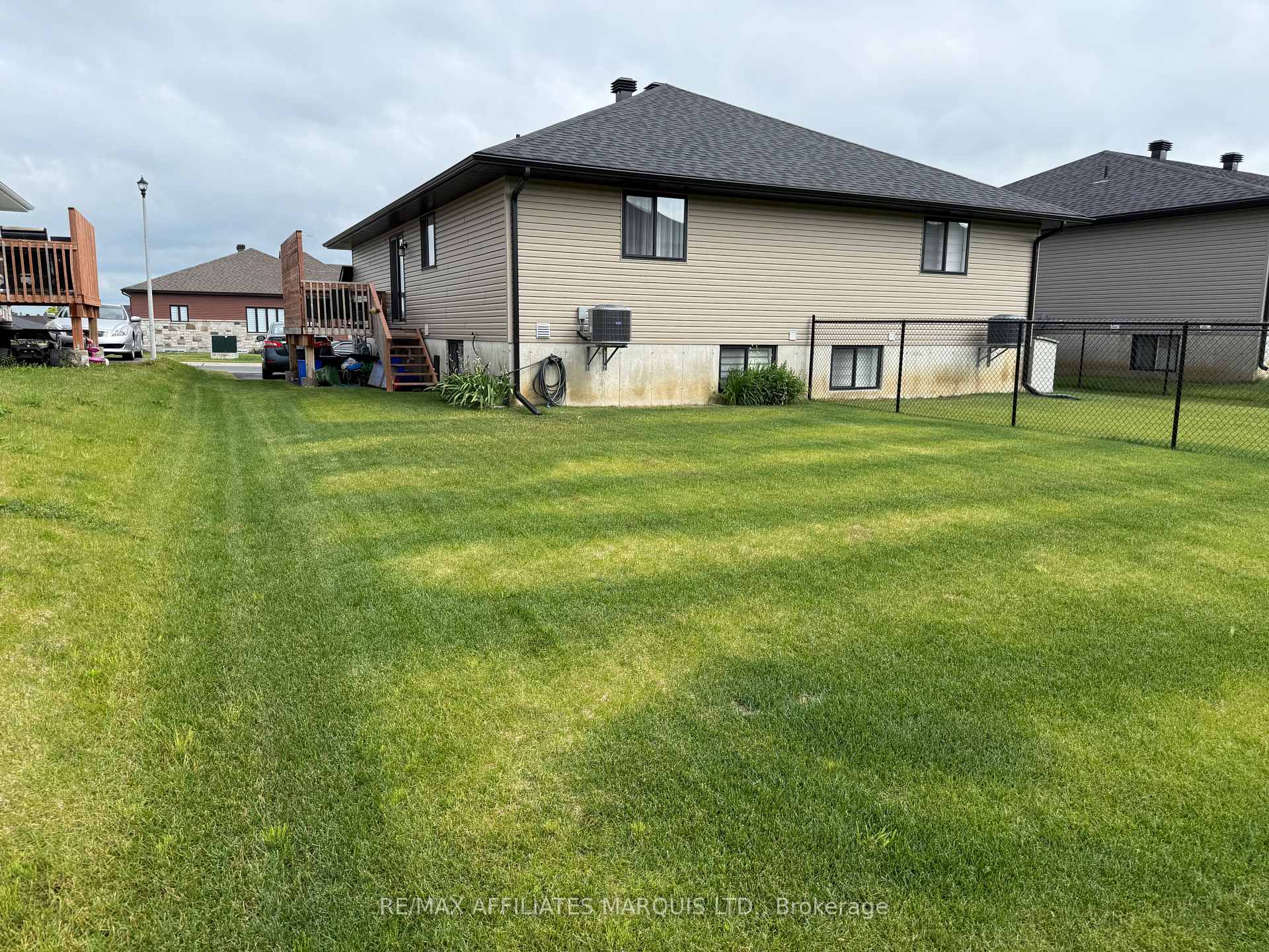 Photo 22 of 2445 Watson Crescent, Cornwall — HOMEH