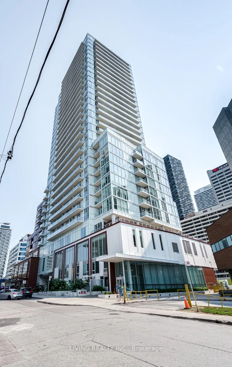 Front of Unit 1512, 33 Helendale Avenue