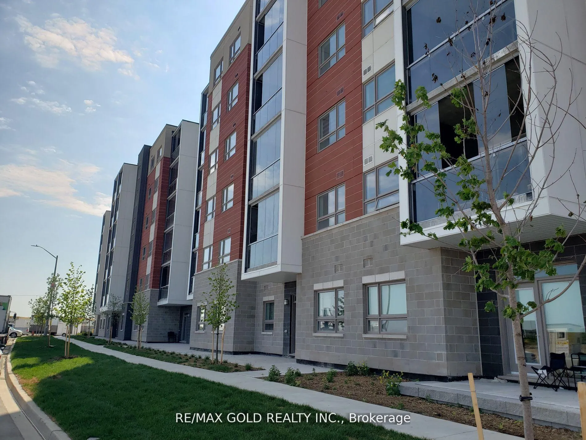 Photo 3 of Unit 414, 200 Lagerfield Drive E, Brampton, Northwest Brampton — HOMEH