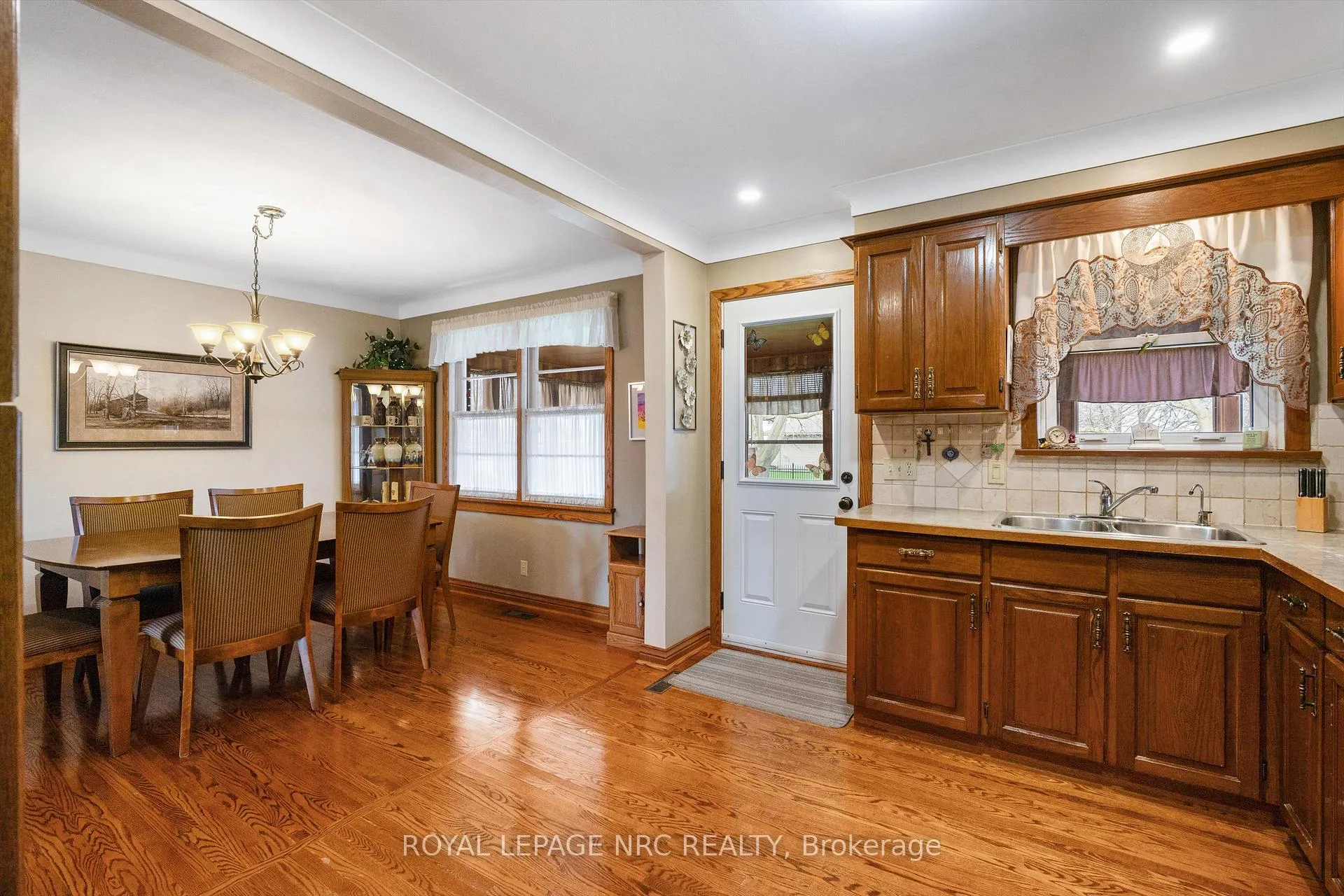 Photo 10 of 4010 Miller Avenue, Lincoln, Lincoln-Jordan/Vineland — HOMEH