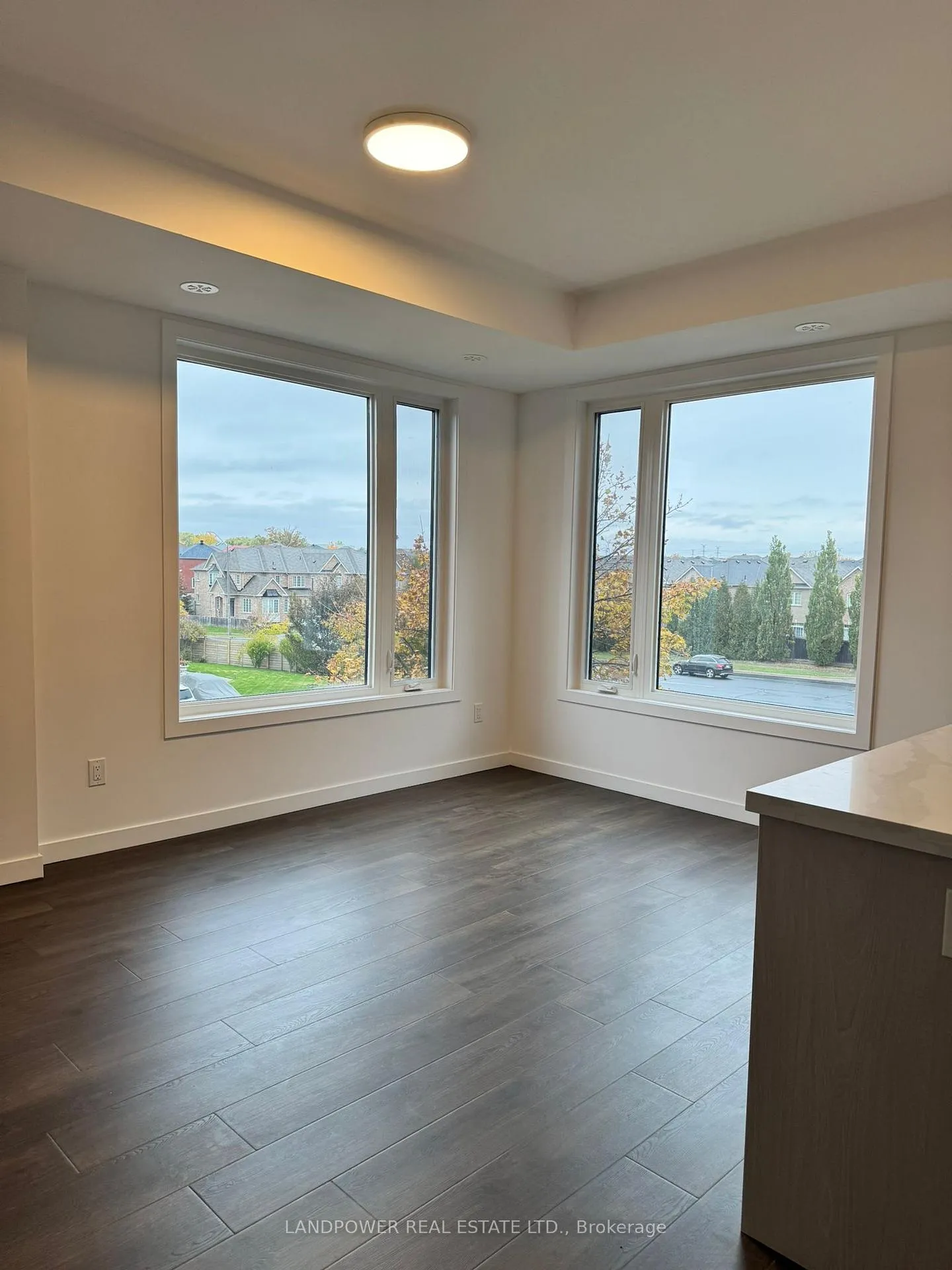 Photo 7 of Unit 2, 117 Marydale Avenue, Markham, Middlefield — HOMEH