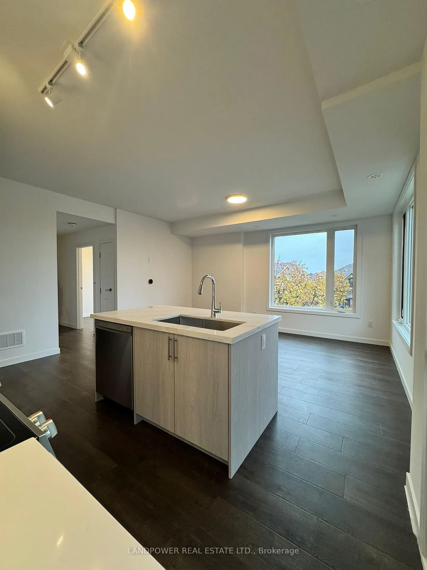 Photo 8 of Unit 2, 117 Marydale Avenue, Markham, Middlefield — HOMEH