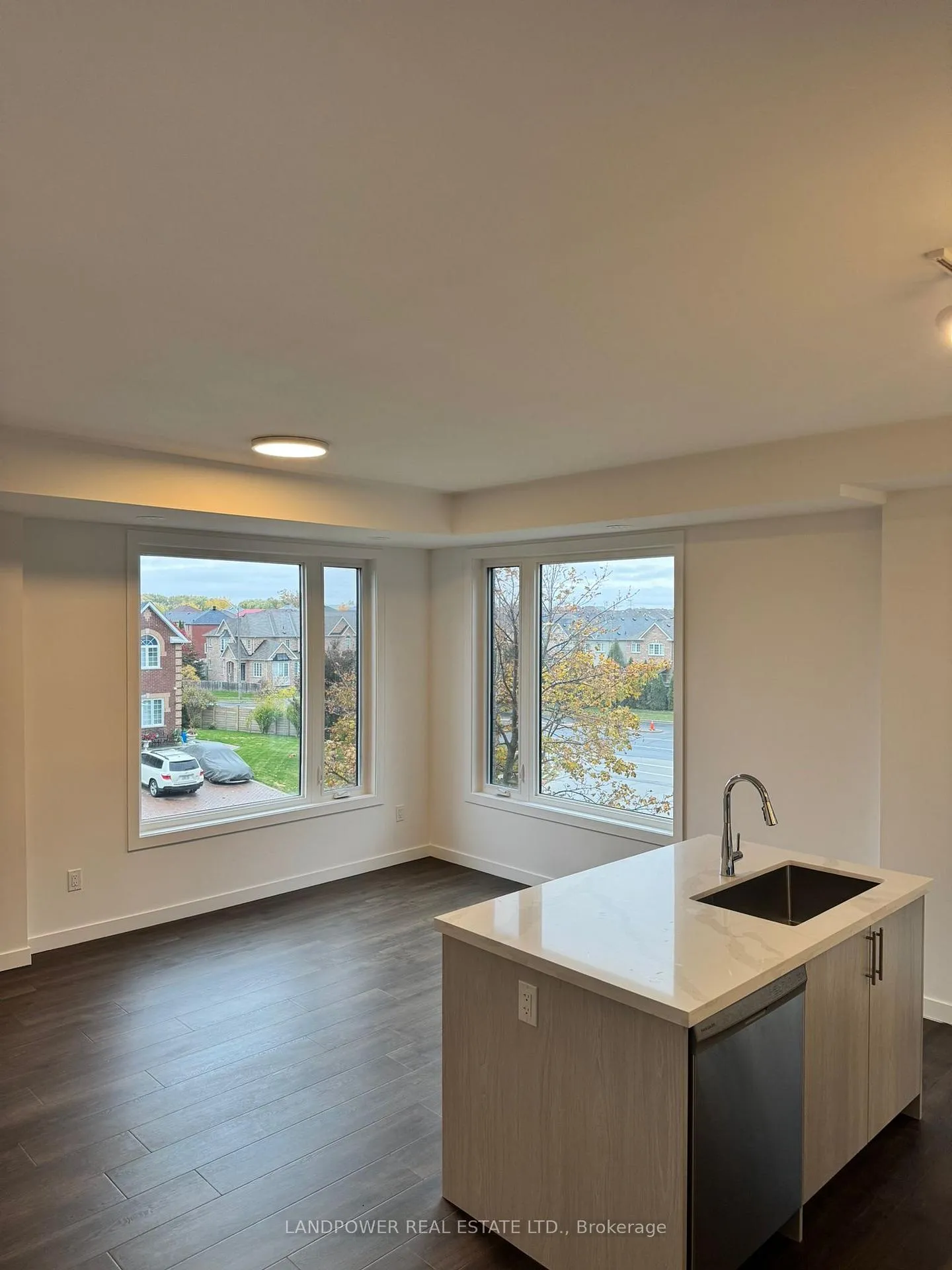 Photo 10 of Unit 2, 117 Marydale Avenue, Markham, Middlefield — HOMEH
