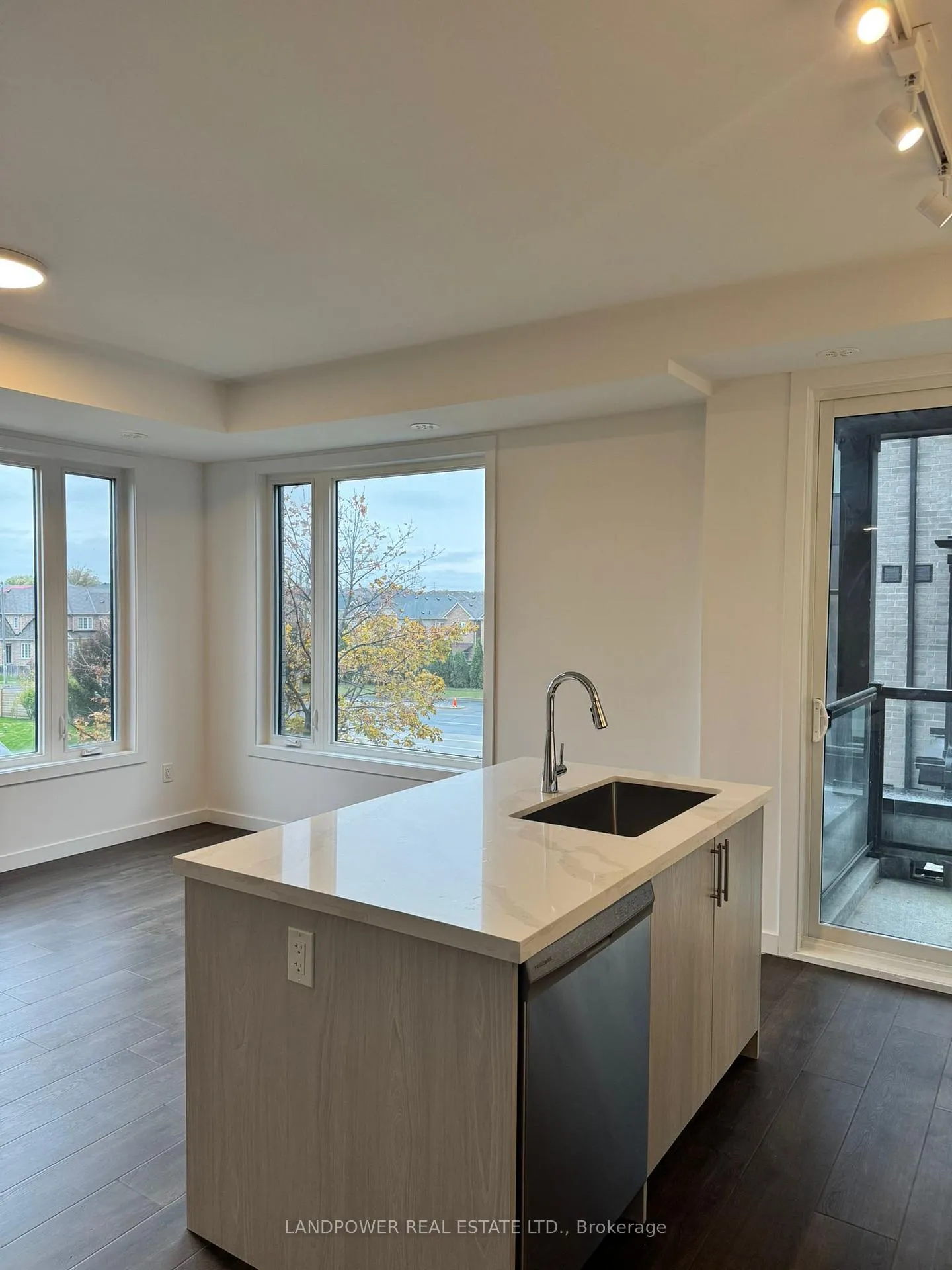 Photo 14 of Unit 2, 117 Marydale Avenue, Markham, Middlefield — HOMEH