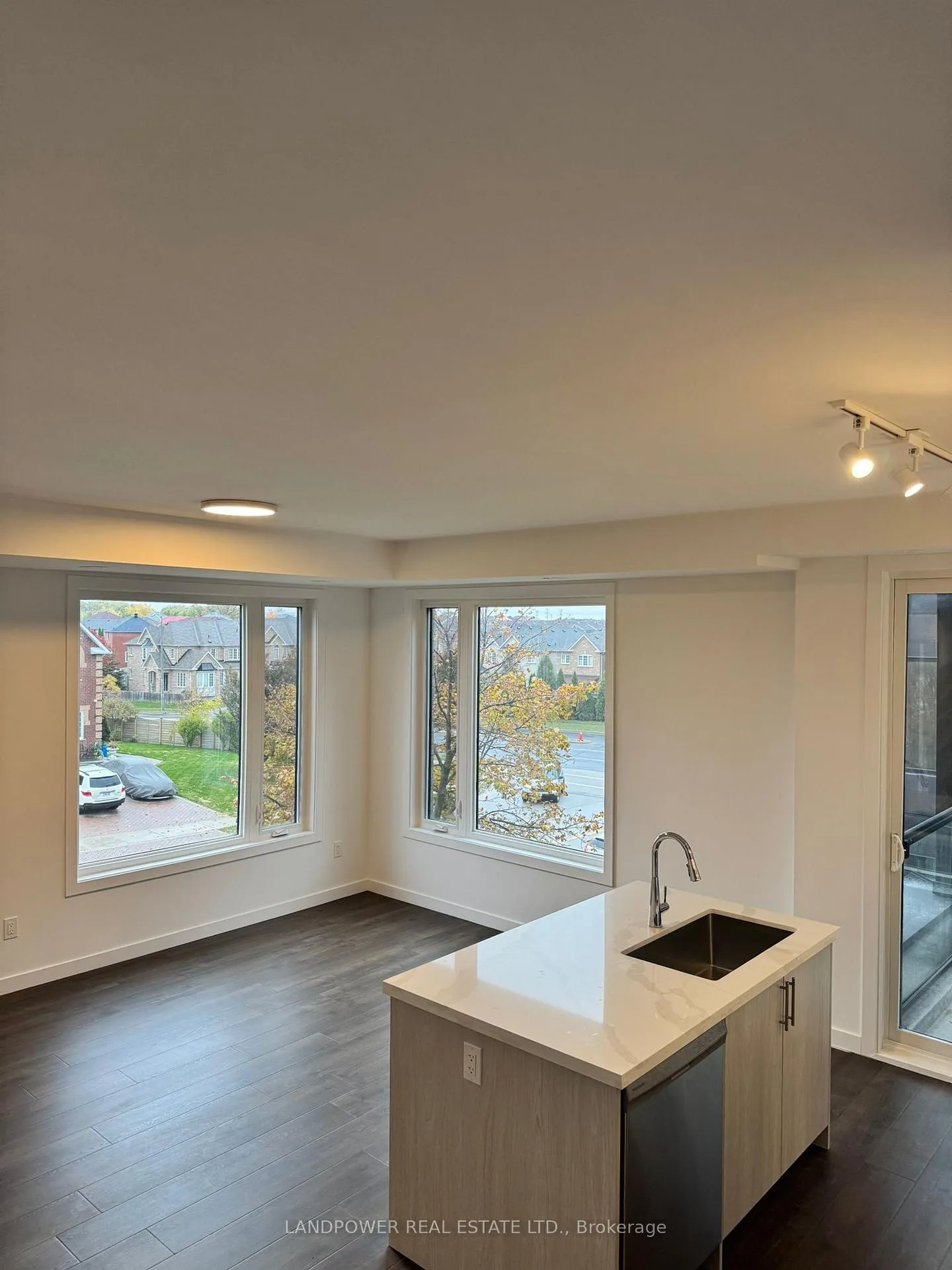 Photo 15 of Unit 2, 117 Marydale Avenue, Markham, Middlefield — HOMEH
