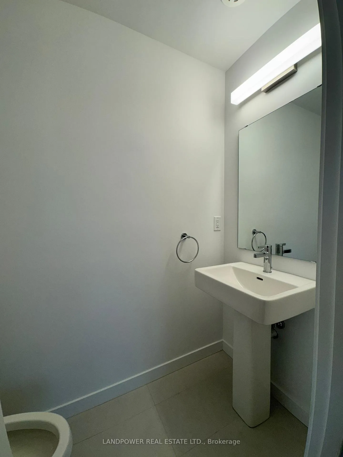 Photo 23 of Unit 2, 117 Marydale Avenue, Markham, Middlefield — HOMEH