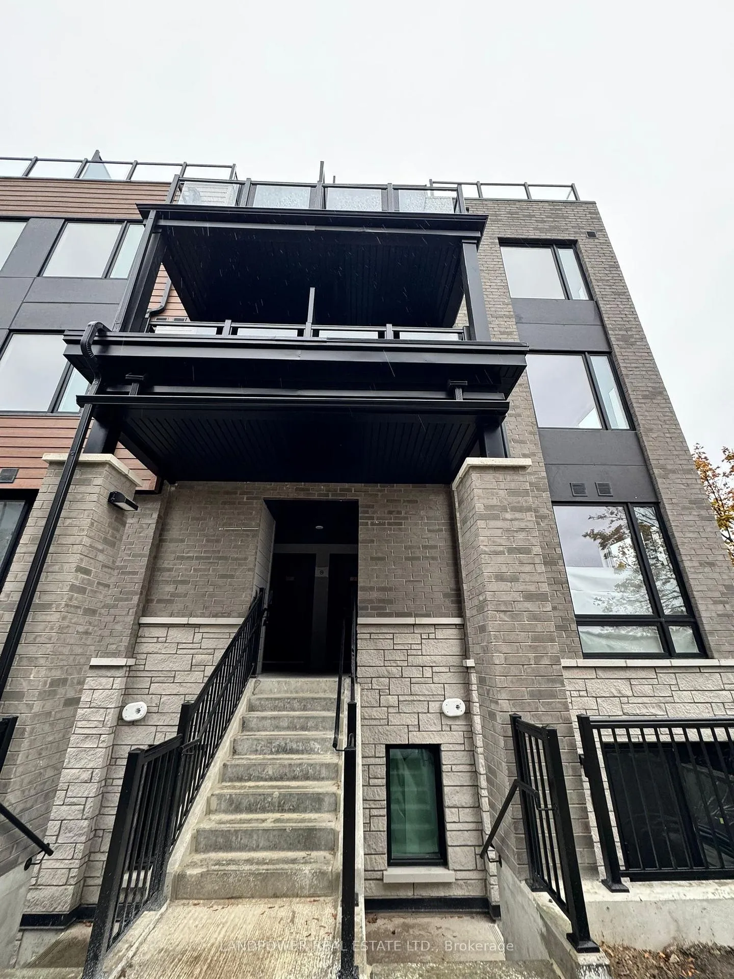 Photo 31 of Unit 2, 117 Marydale Avenue, Markham, Middlefield — HOMEH