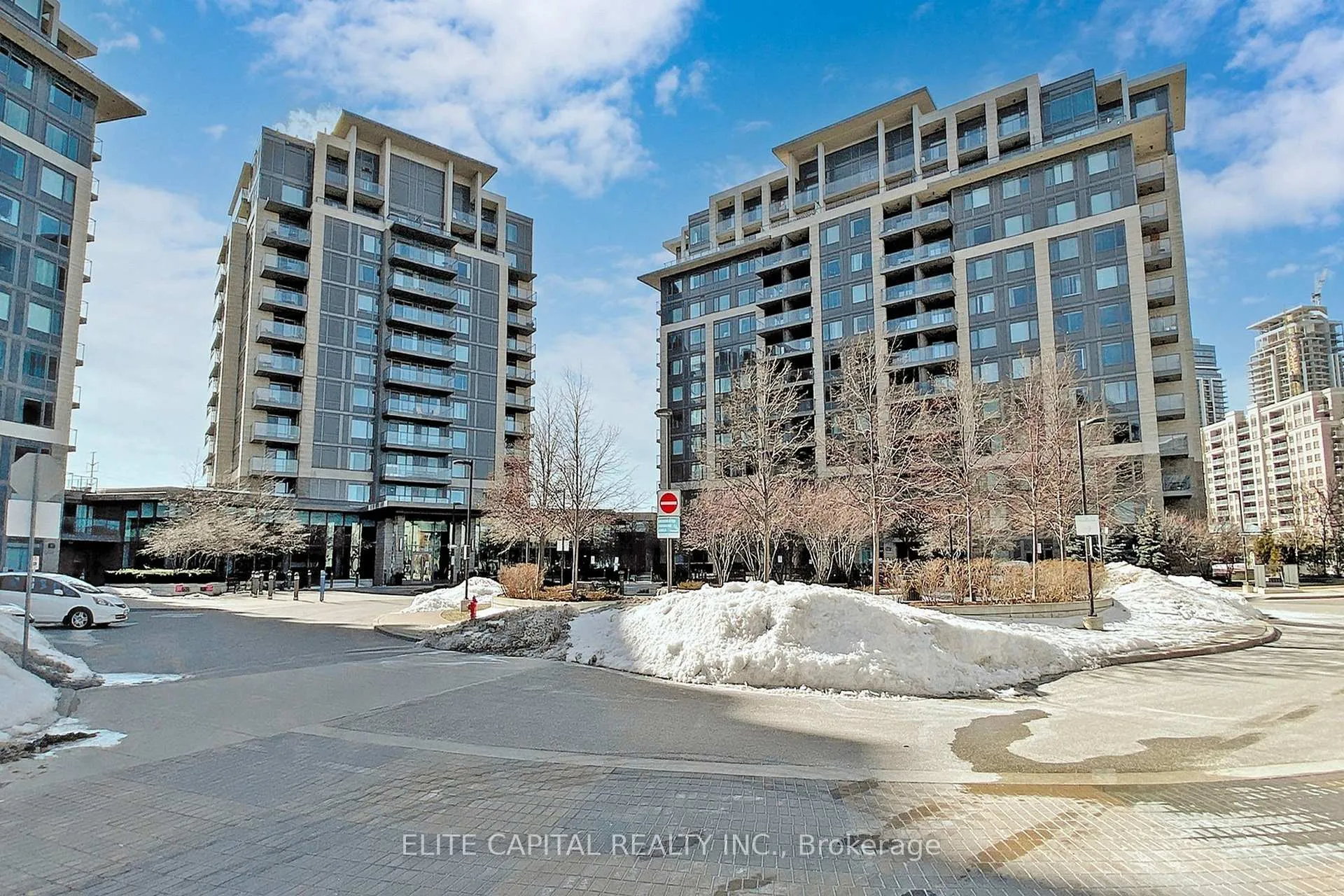Front of Unit 805, 233 South Park Road