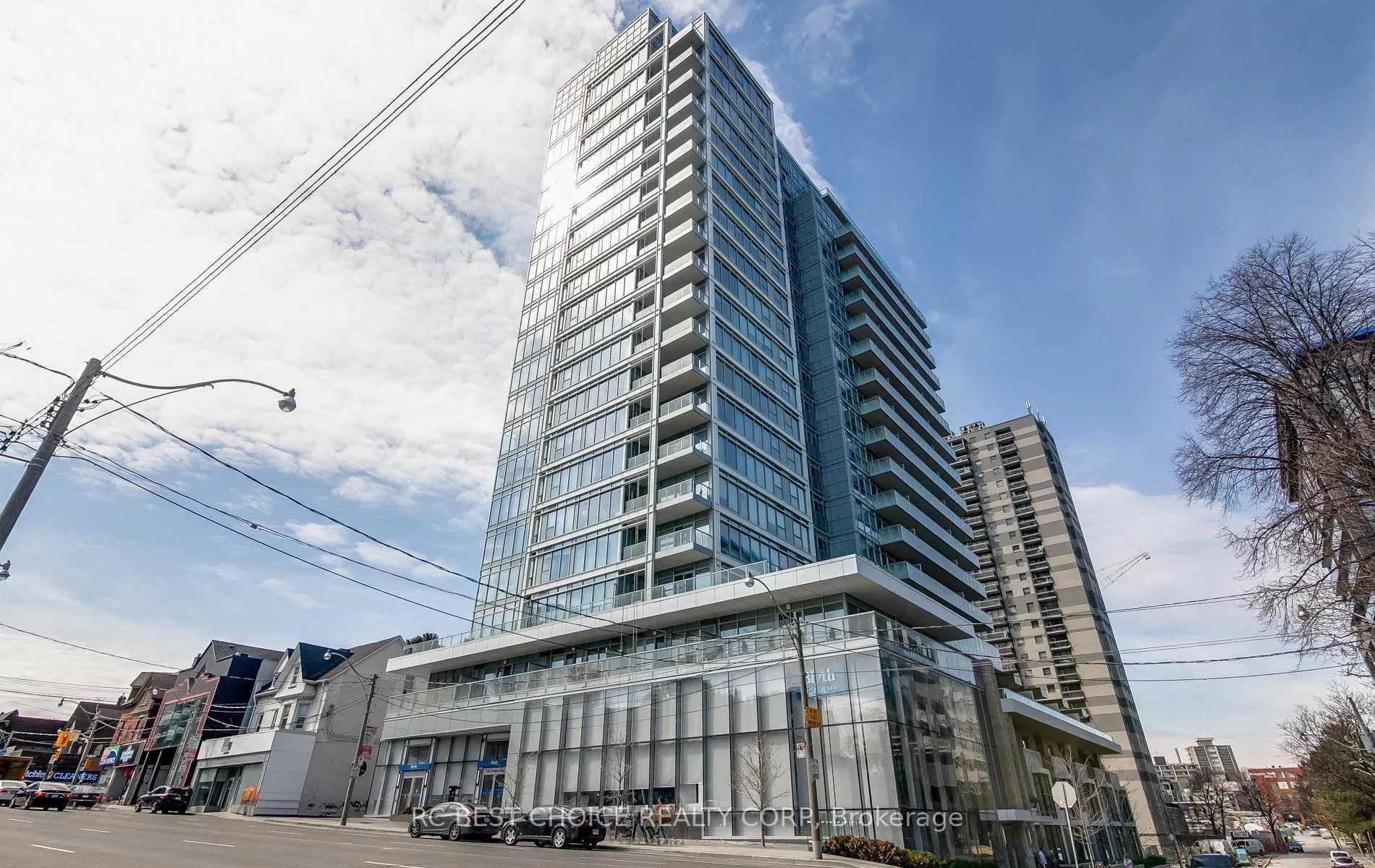 Front of Unit 405, 170 Avenue Road