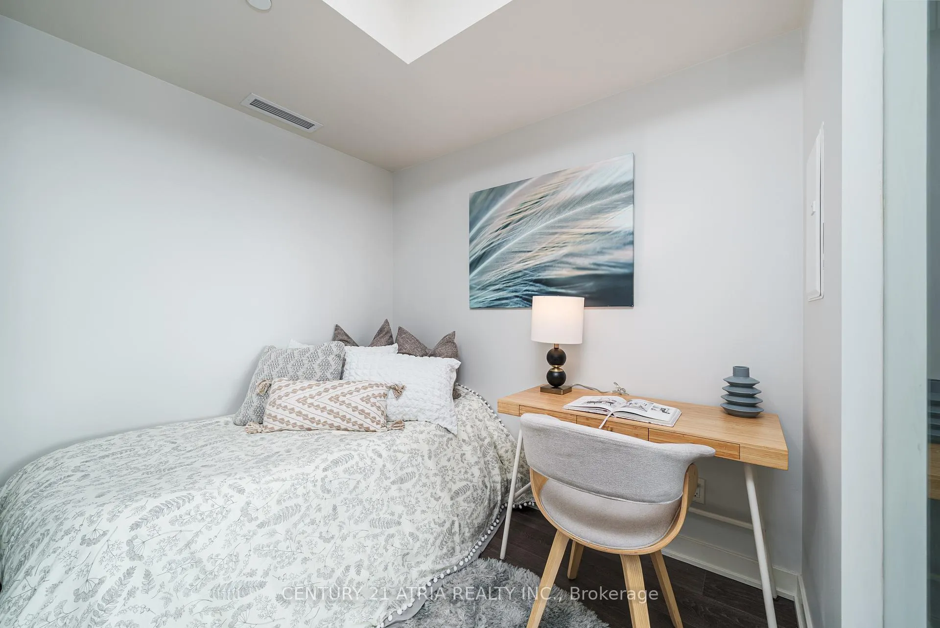 Photo 4 of Unit 1701, 6 Sonic Way, Toronto, Flemingdon Park — HOMEH