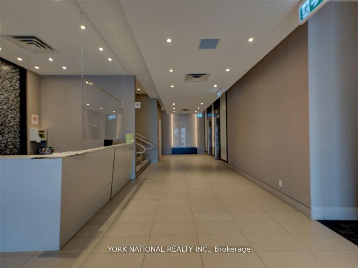 Photo 3 of Unit 406, 15277 Yonge Street, Aurora, Aurora Village — HOMEH